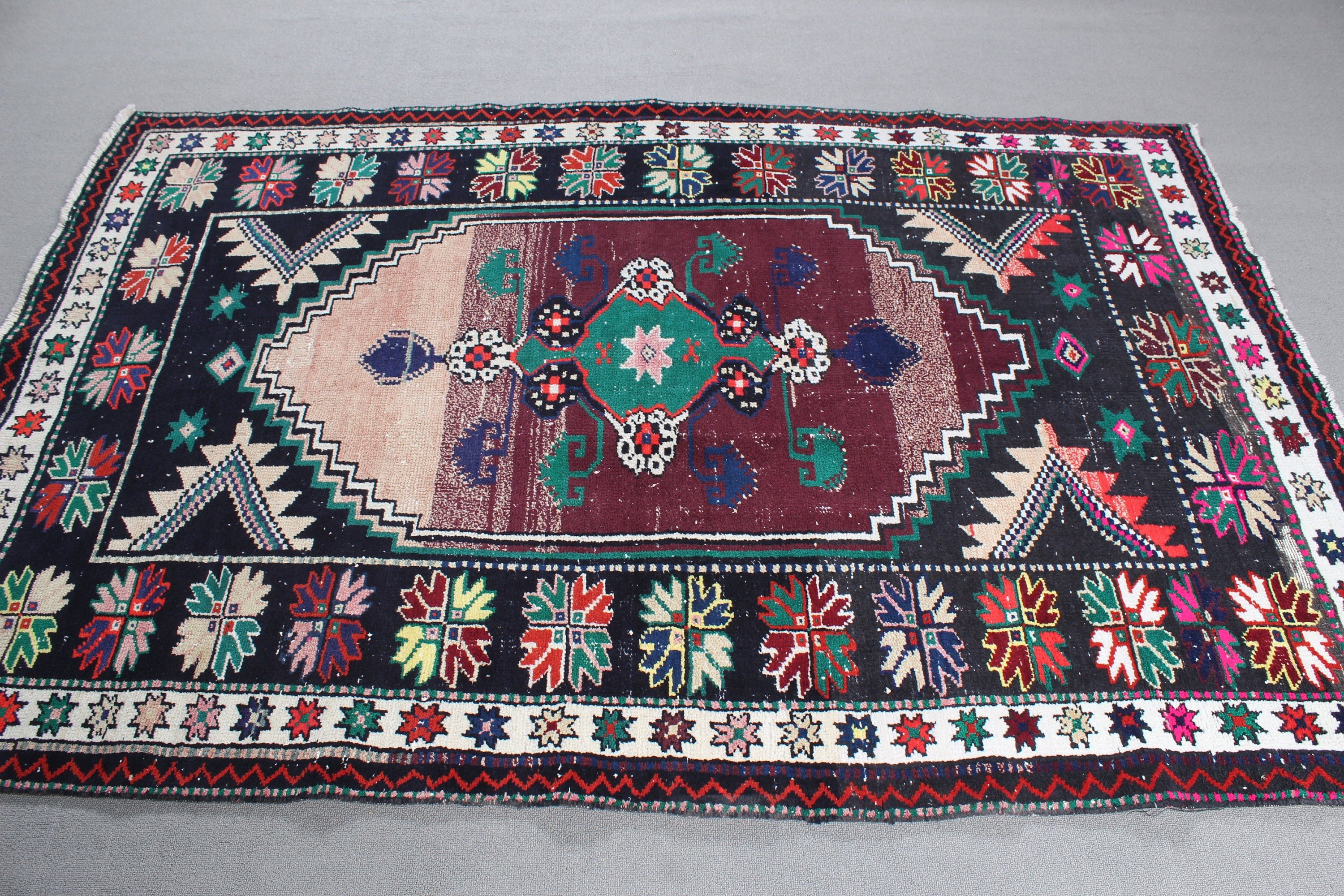 Türk Halısı, Yer Halıları, Vintage Halı, Türkiye Halısı, 4,7x7,1 ft Alan Halıları, Oushak Alan Halıları, Antika Halı, Siyah Yatak Odası Halısı, İç Mekan Halısı