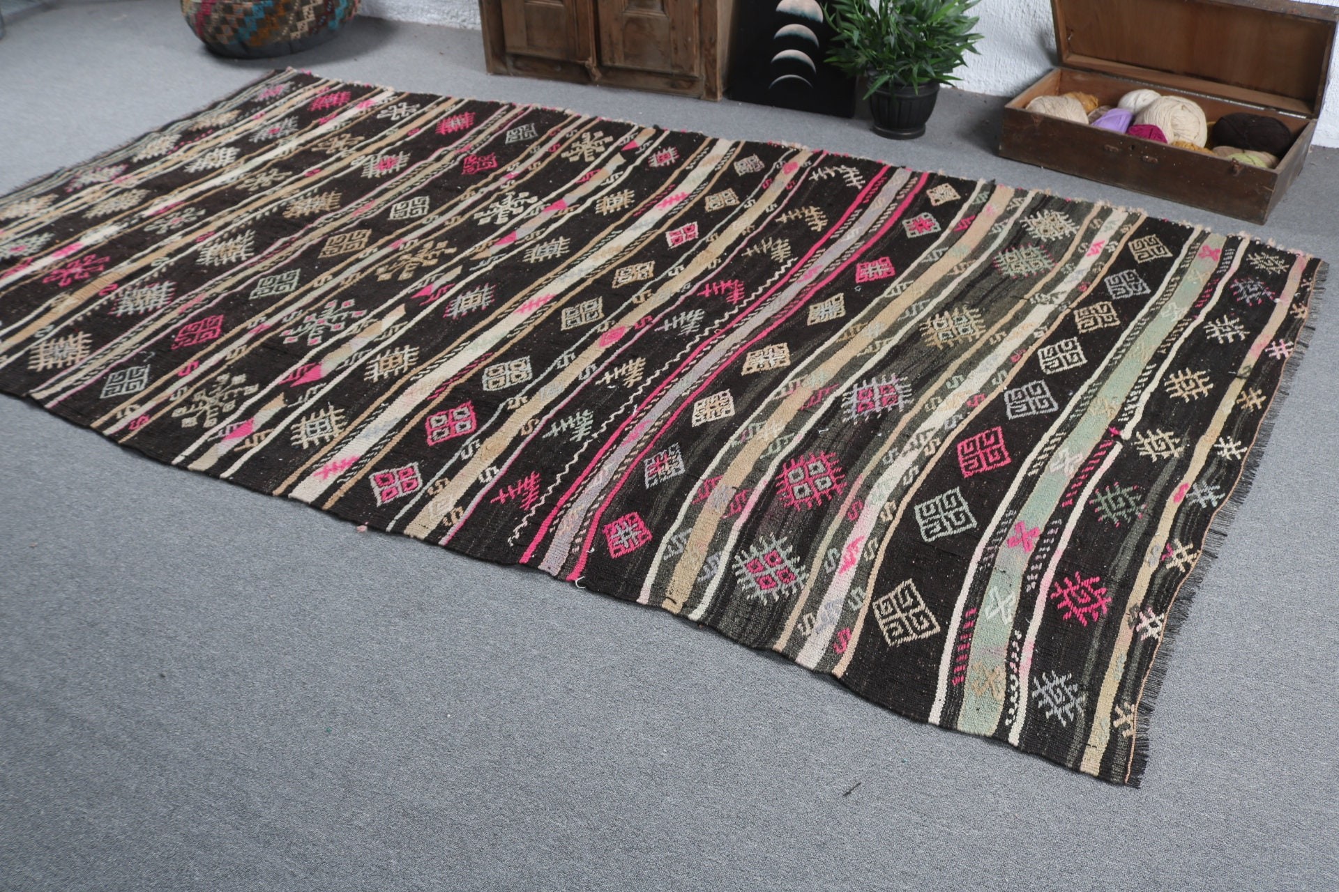 Neutral Rug, Turkish Rug, Kilim, 5.9x10.9 ft Large Rug, Large Boho Rugs, Vintage Rug, Kitchen Rugs, Large Oushak Rugs, Black Wool Rug