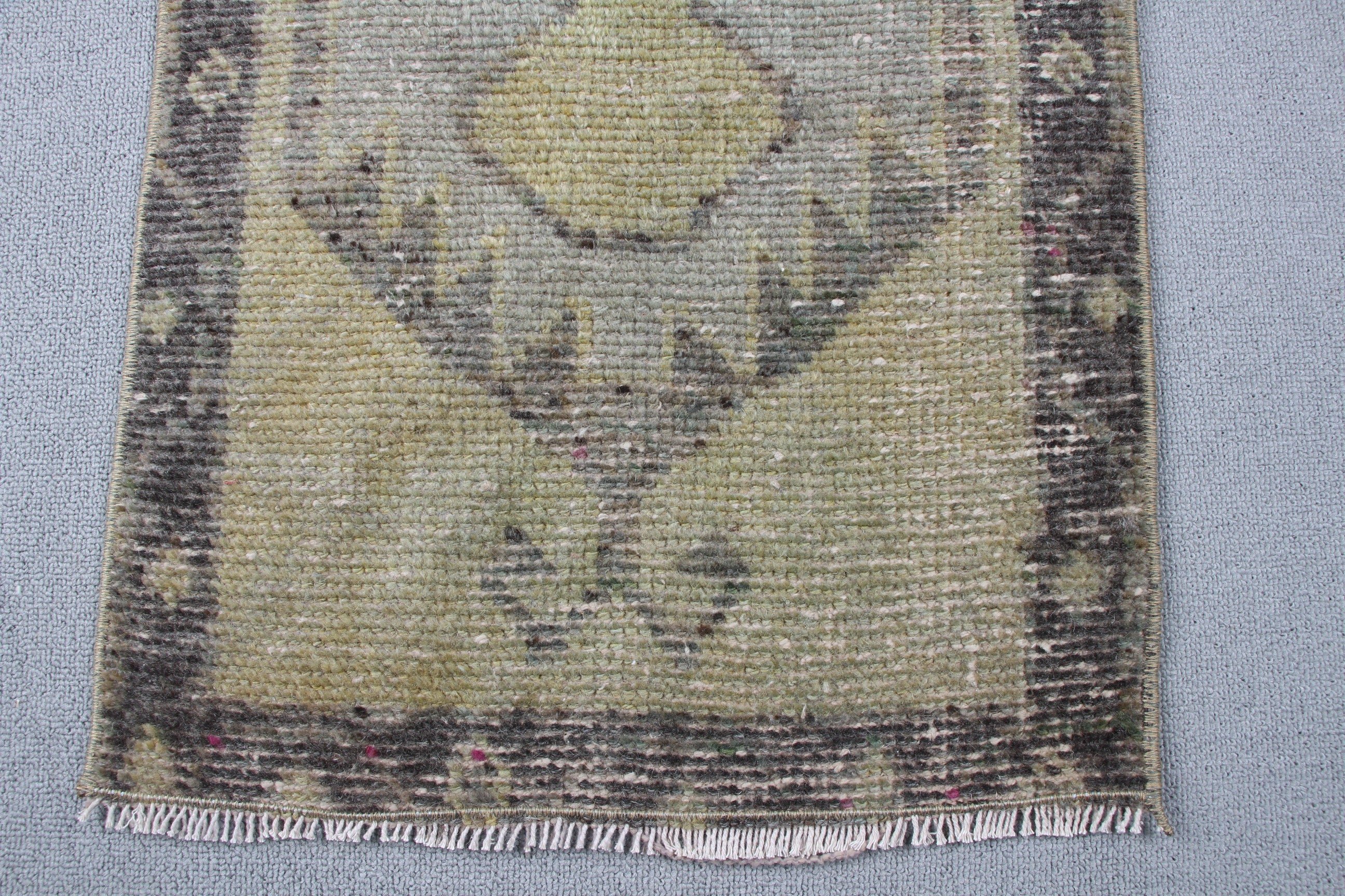 Havalı Halı, Mutfak Halısı, Yatak Odası Halısı, Türk Halıları, 1,5x3,2 ft Küçük Halı, Yeşil Soğuk Halılar, Vintage Halı, Mutfak Halıları, Çocuk Odası Halıları