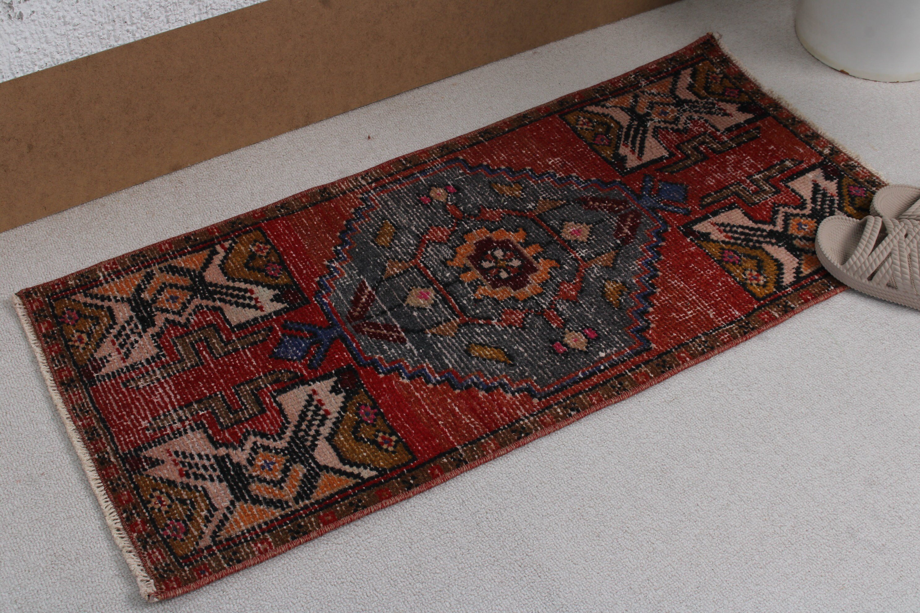 Gri El Dokuma Halı, Yatak Odası Halıları, 1.5x3.3 ft Küçük Halılar, Türk Halısı, Küçük Boho Halısı, Vintage Halılar, Geometrik Halılar, El Dokuma Halılar