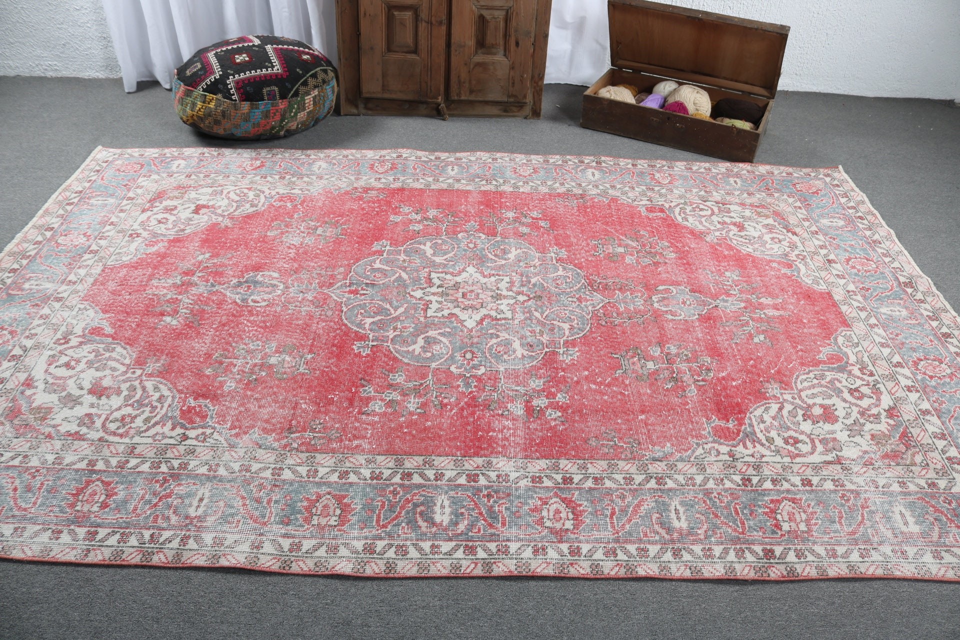 El Dokuma Halı, 6.3x9.7 ft Büyük Halı, Oturma Odası Halısı, Büyük Oushak Halısı, Vintage Halılar, Kırmızı Lüks Halı, Türk Halıları, Geometrik Halılar