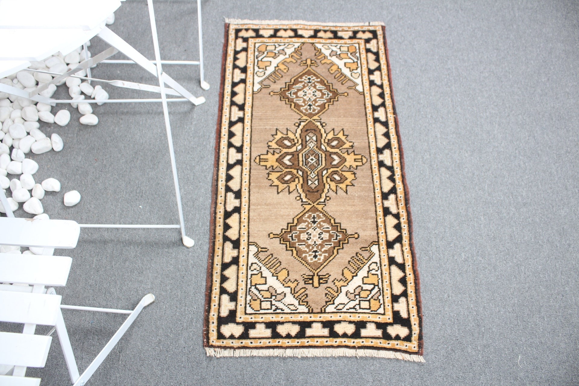 Vintage Halı, Türk Halıları, 1.7x3.3 ft Küçük Halı, Araba Paspas Halısı, Mutfak Halıları, Kahverengi Antika Halılar, Sevimli Halı, Duvara Asılı Halı, Anadolu Halısı