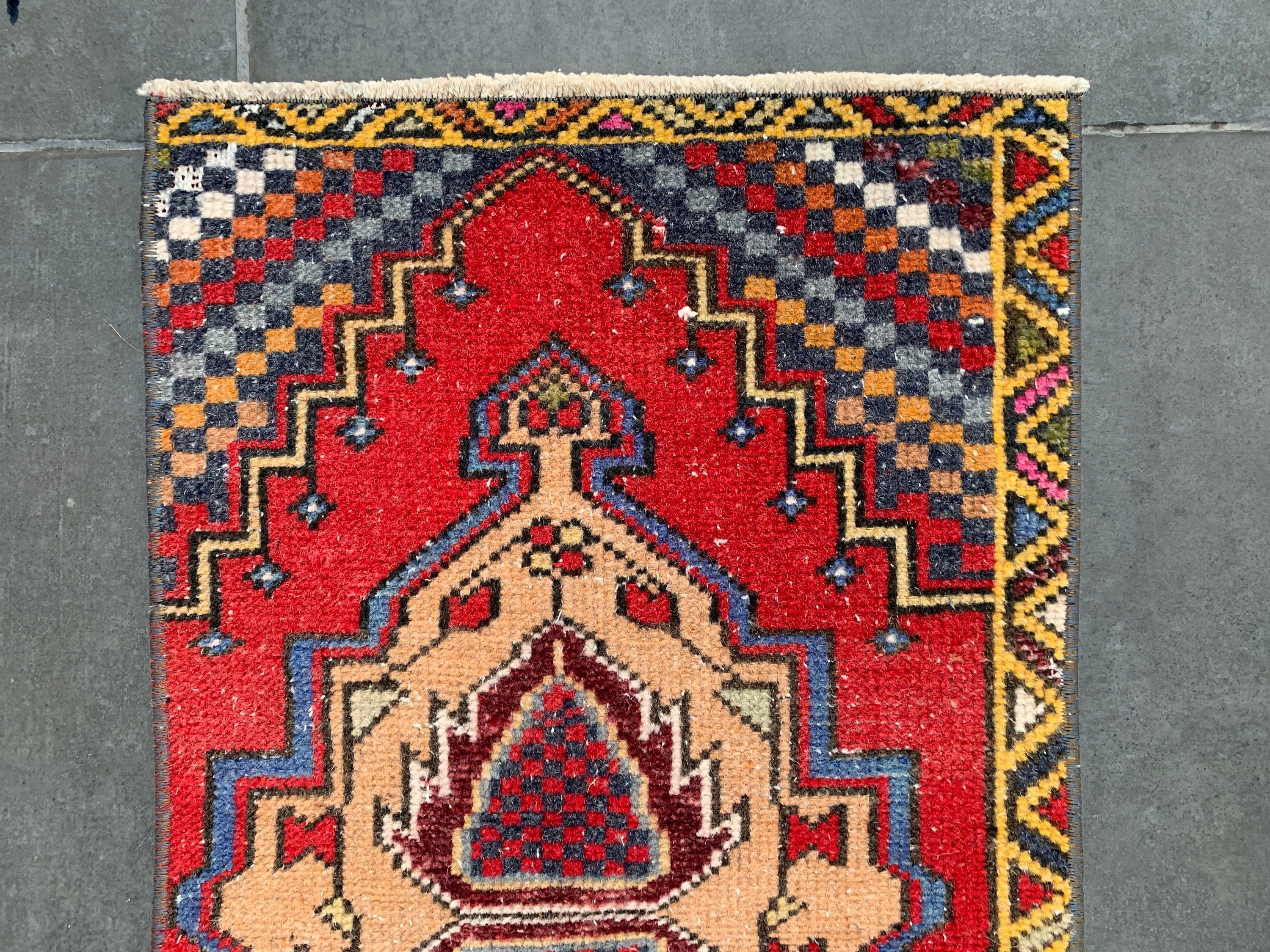 Kırmızı 1.4x2.5 ft Küçük Halı, Vintage Halı, Çocuk Halıları, Banyo Halısı, Banyo Halıları, Antika Halılar, Oushak Halıları, Türk Halısı