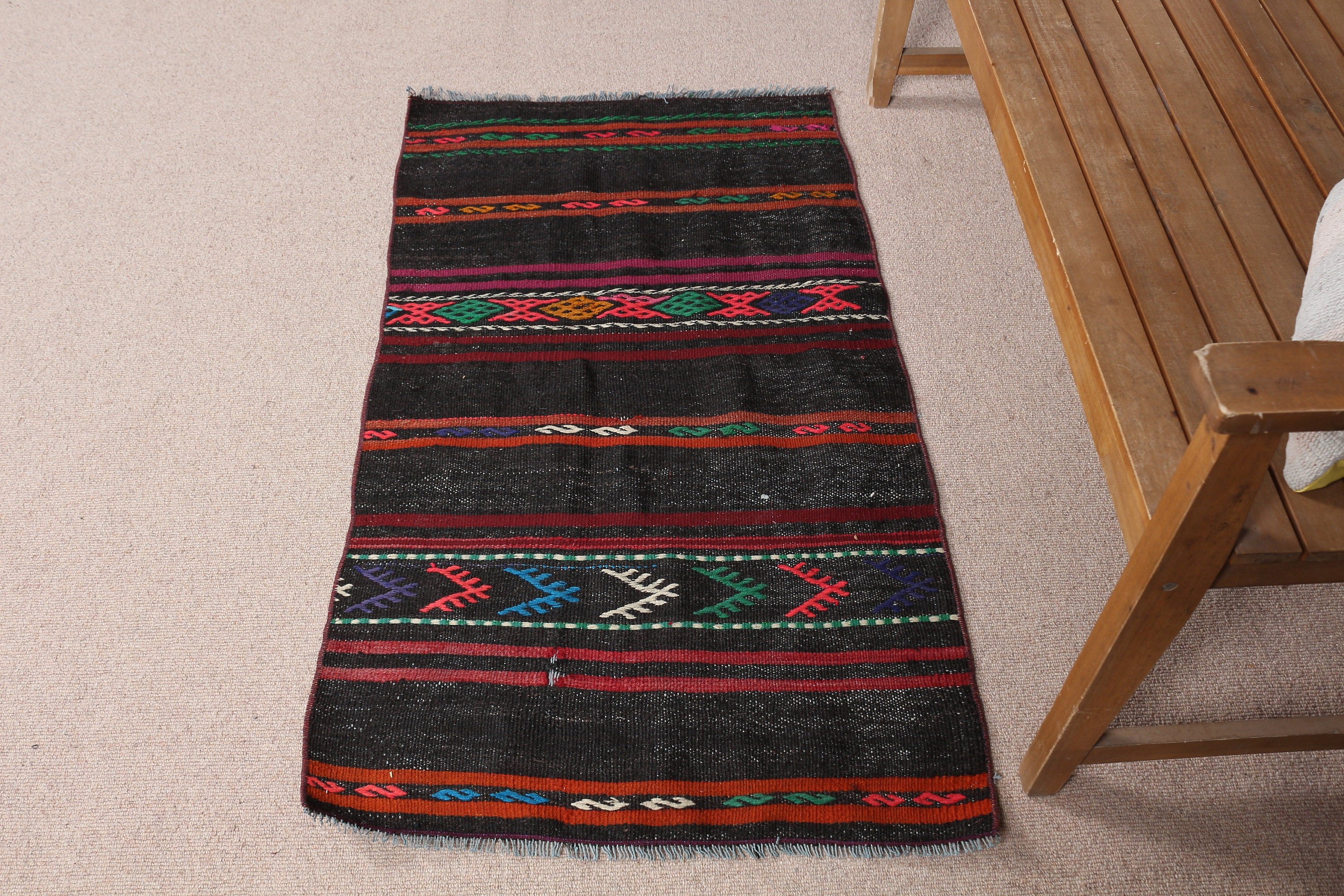 Çocuk Halısı, Vintage Halılar, Kilim, Ev Dekorasyonu Halıları, Araba Paspas Halısı, Yün Halı, Organik Halılar, Türk Halısı, Siyah Yün Halı, 2,4x4,1 ft Küçük Halılar