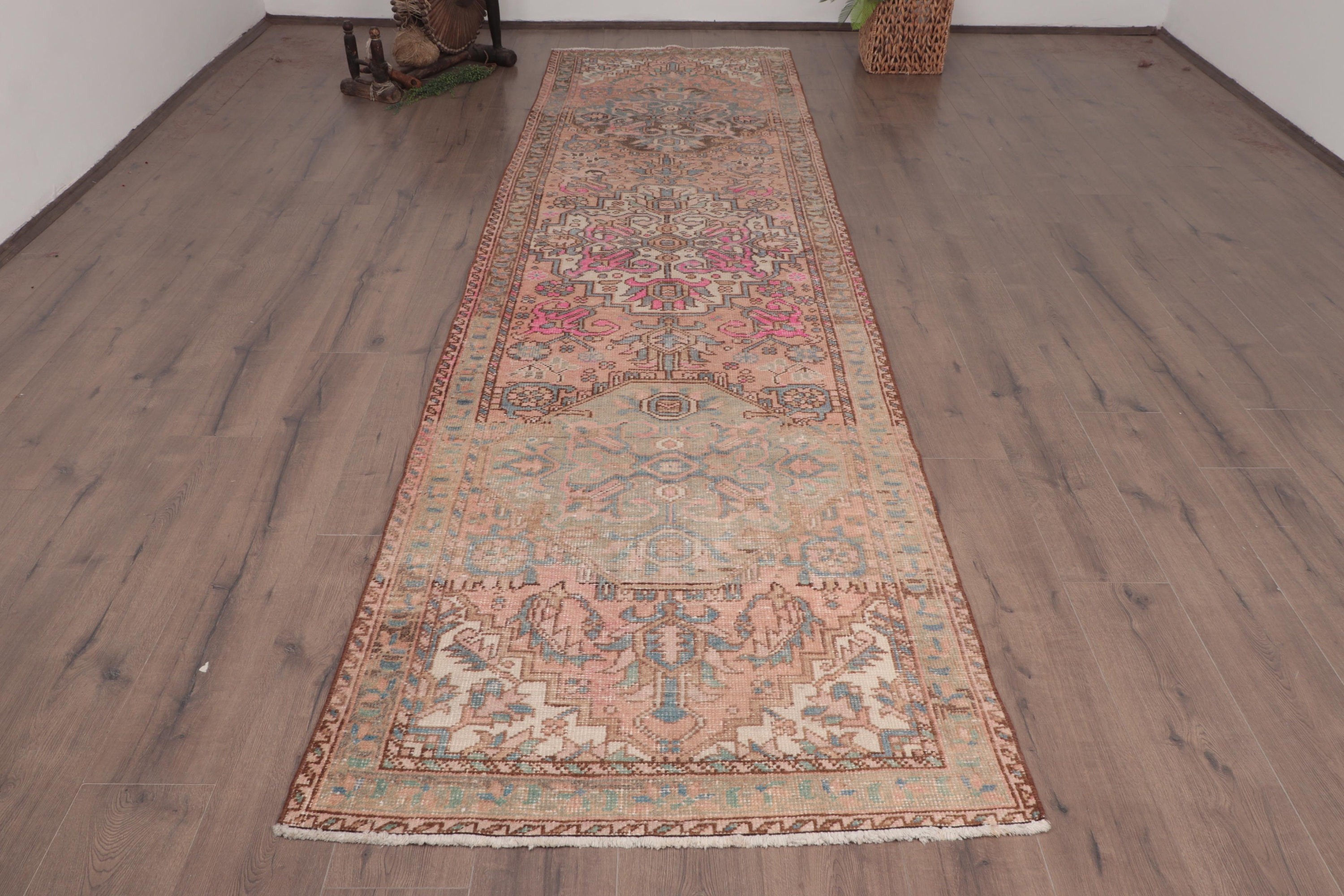 Türk Halıları, Vintage Halılar, 3.4x12.4 ft Yolluk Halıları, Koridor Halıları, Yün Halı, Mutfak Halıları, Pembe Yer Halısı, Yatak Odası Halısı, Koridor Halısı