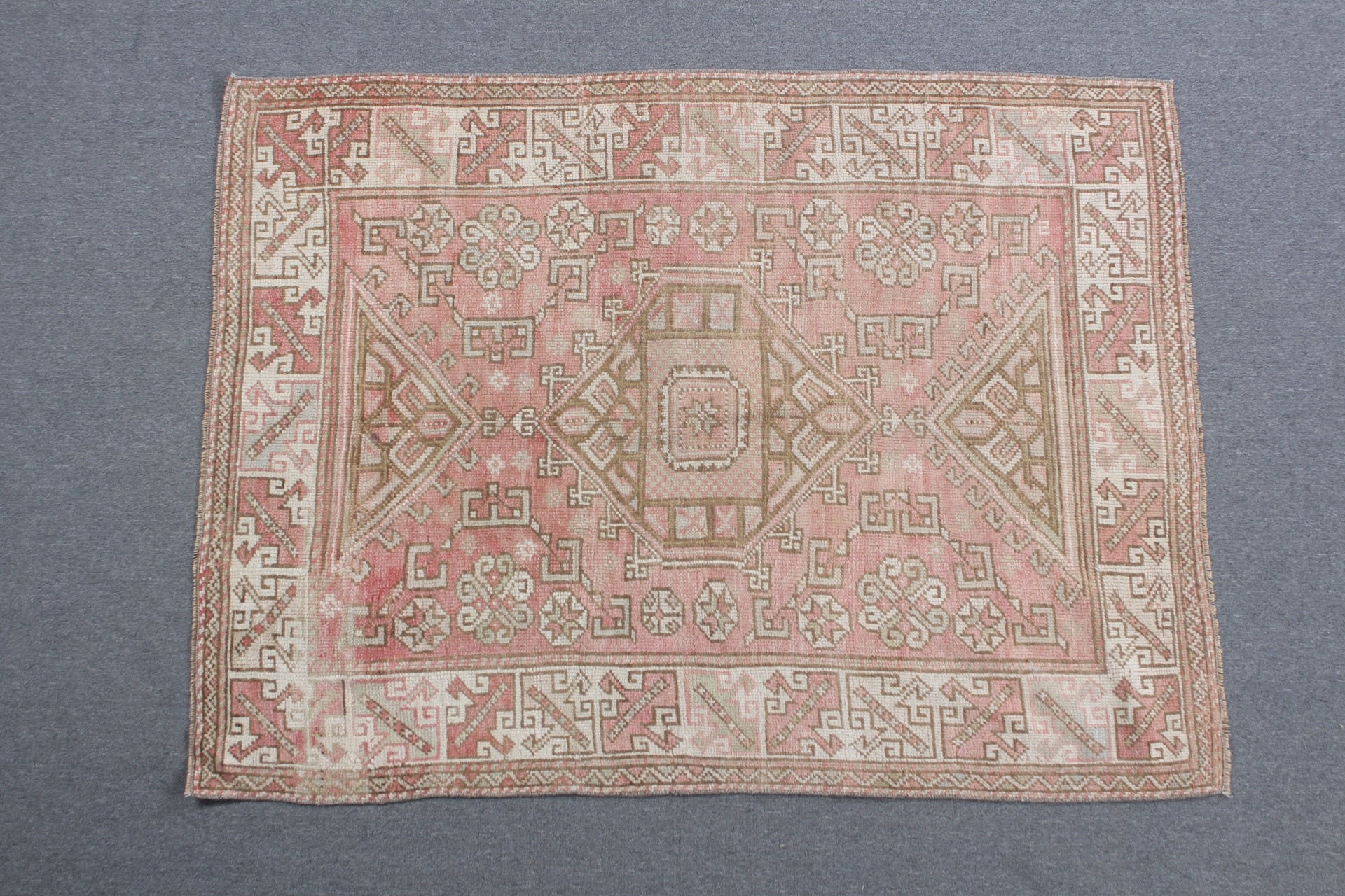 Vintage Rug, Pink Moroccan Rug, Turkish Rugs, Nursery Rug, 4.2x5.6 ft Accent Rug, Cool Rugs, Rugs for Entry, Kitchen Rug