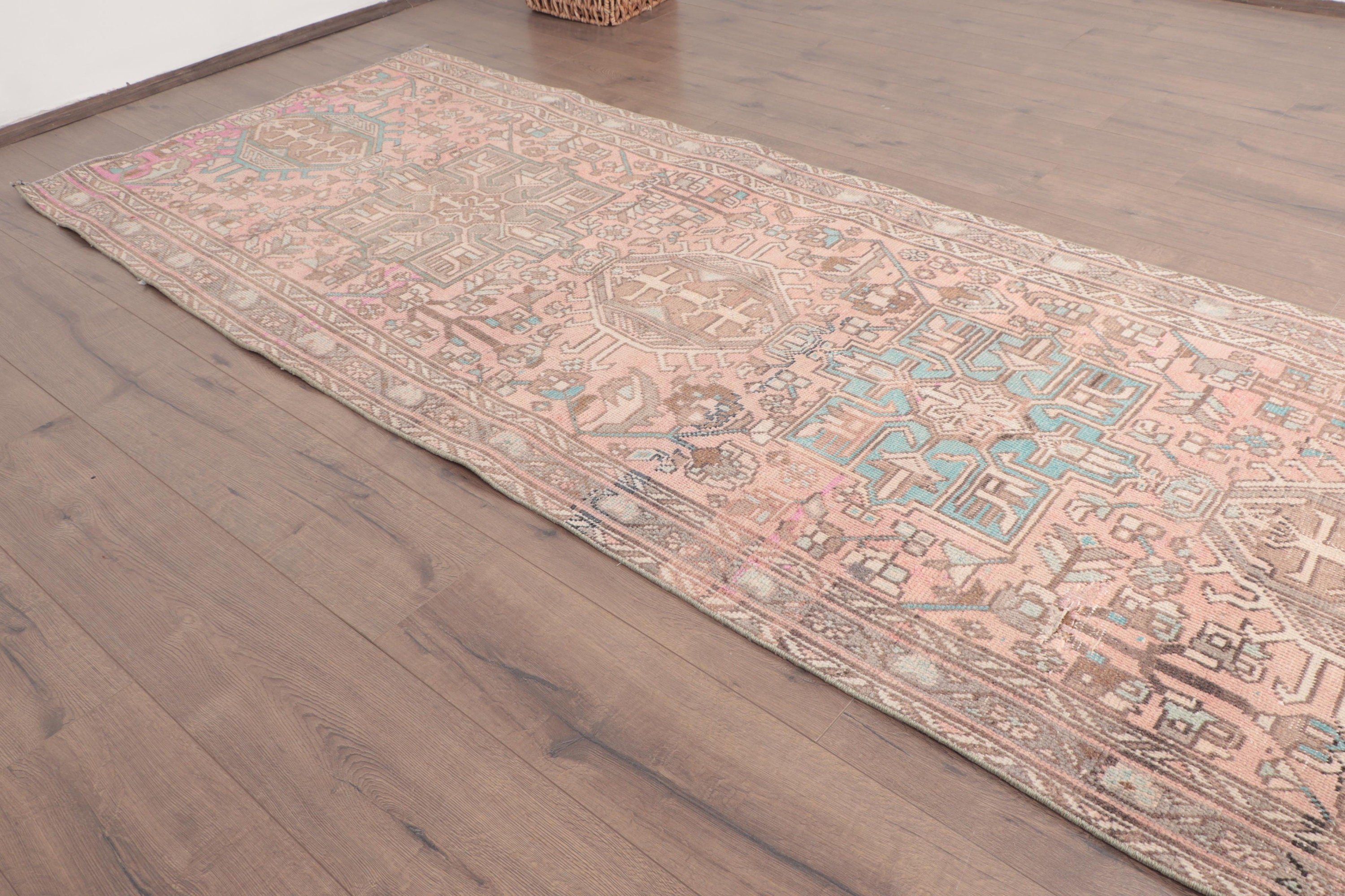 Pembe Ev Dekor Halıları, Açıklama Halıları, Koridor Halıları, Türk Halısı, Geometrik Halı, Mutfak Halıları, 3.2x8.2 ft Runner Halısı, Vintage Halı