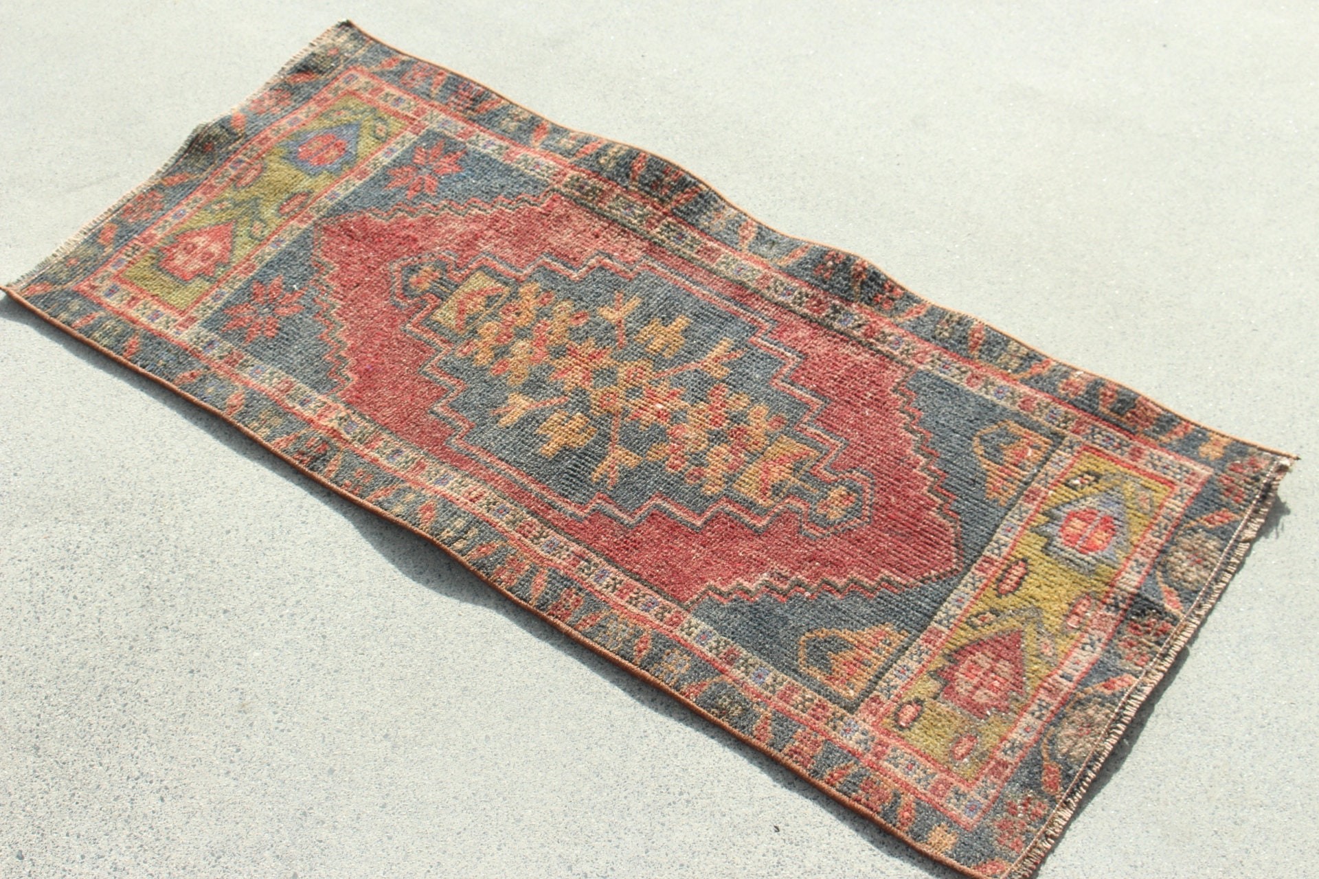 Giriş Halısı, Geometrik Halı, Türk Halısı, Estetik Halılar, Banyo Halıları, Kırmızı El Dokuma Halı, 1.5x3.1 ft Küçük Halılar, Vintage Halı