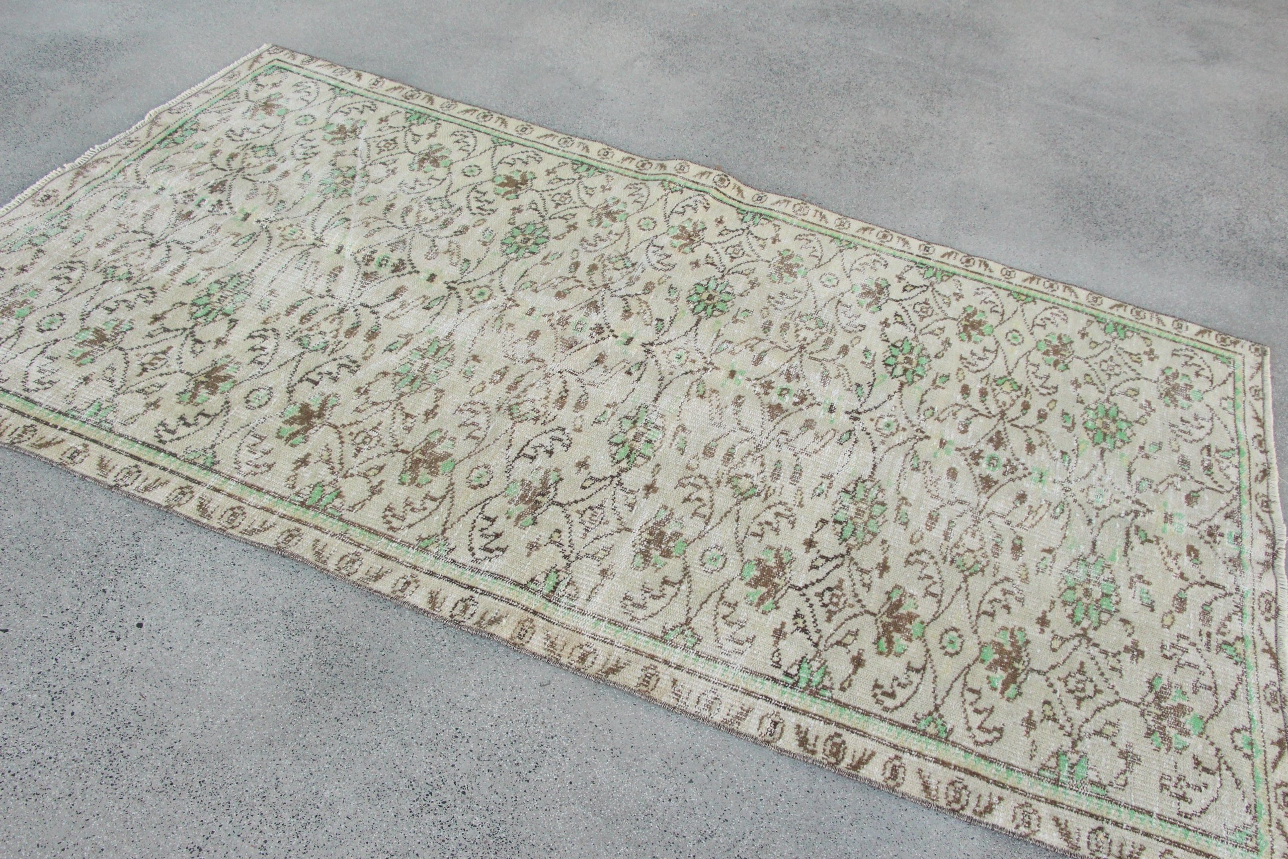 Yer Halıları, Türk Halıları, Yatak Odası Halısı, Bej Soğuk Halılar, Anadolu Halıları, 4.1x7.2 ft Alan Halıları, Çocuk Halıları, Vintage Halılar, Çocuk Odası Halıları