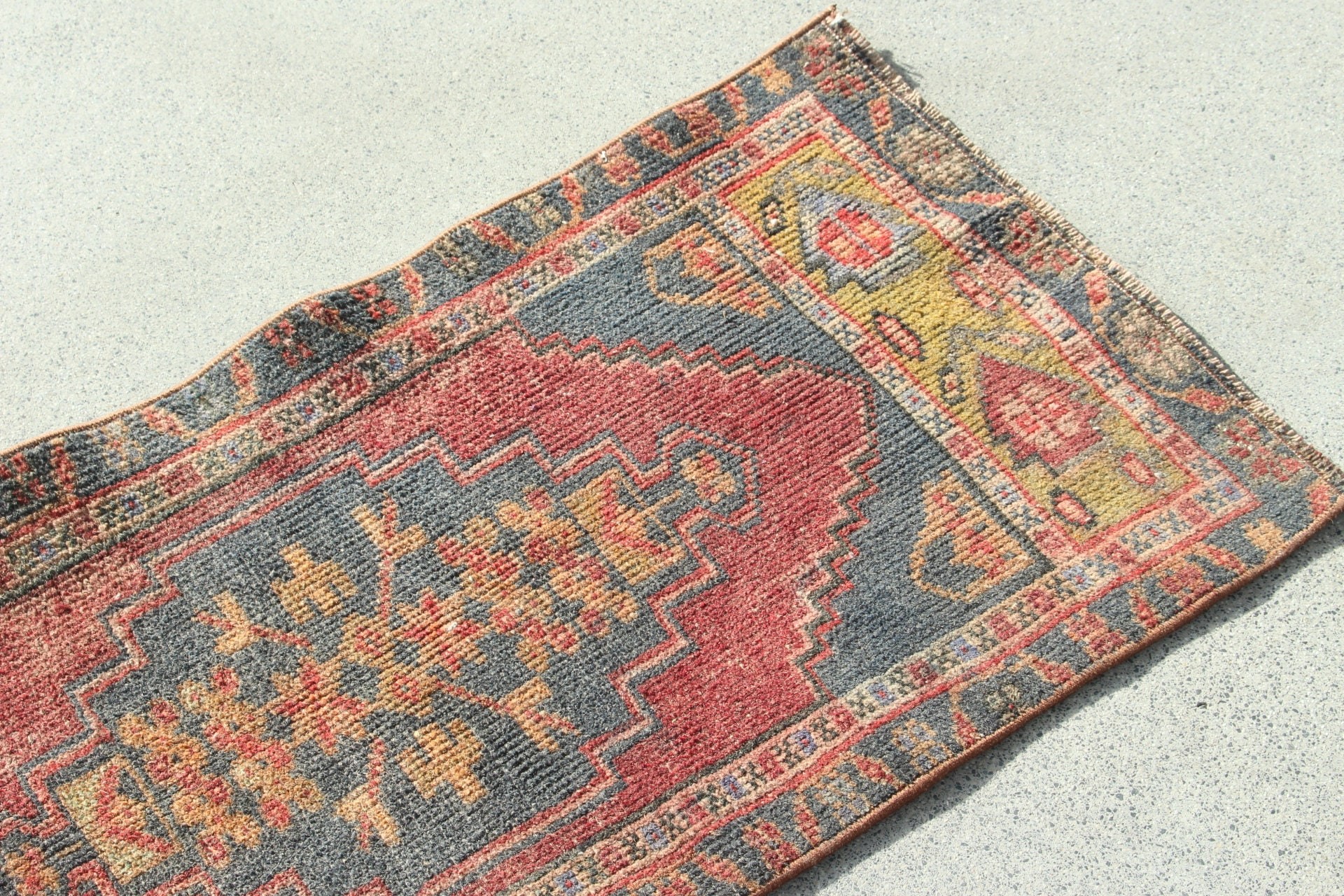 Giriş Halısı, Geometrik Halı, Türk Halısı, Estetik Halılar, Banyo Halıları, Kırmızı El Dokuma Halı, 1.5x3.1 ft Küçük Halılar, Vintage Halı