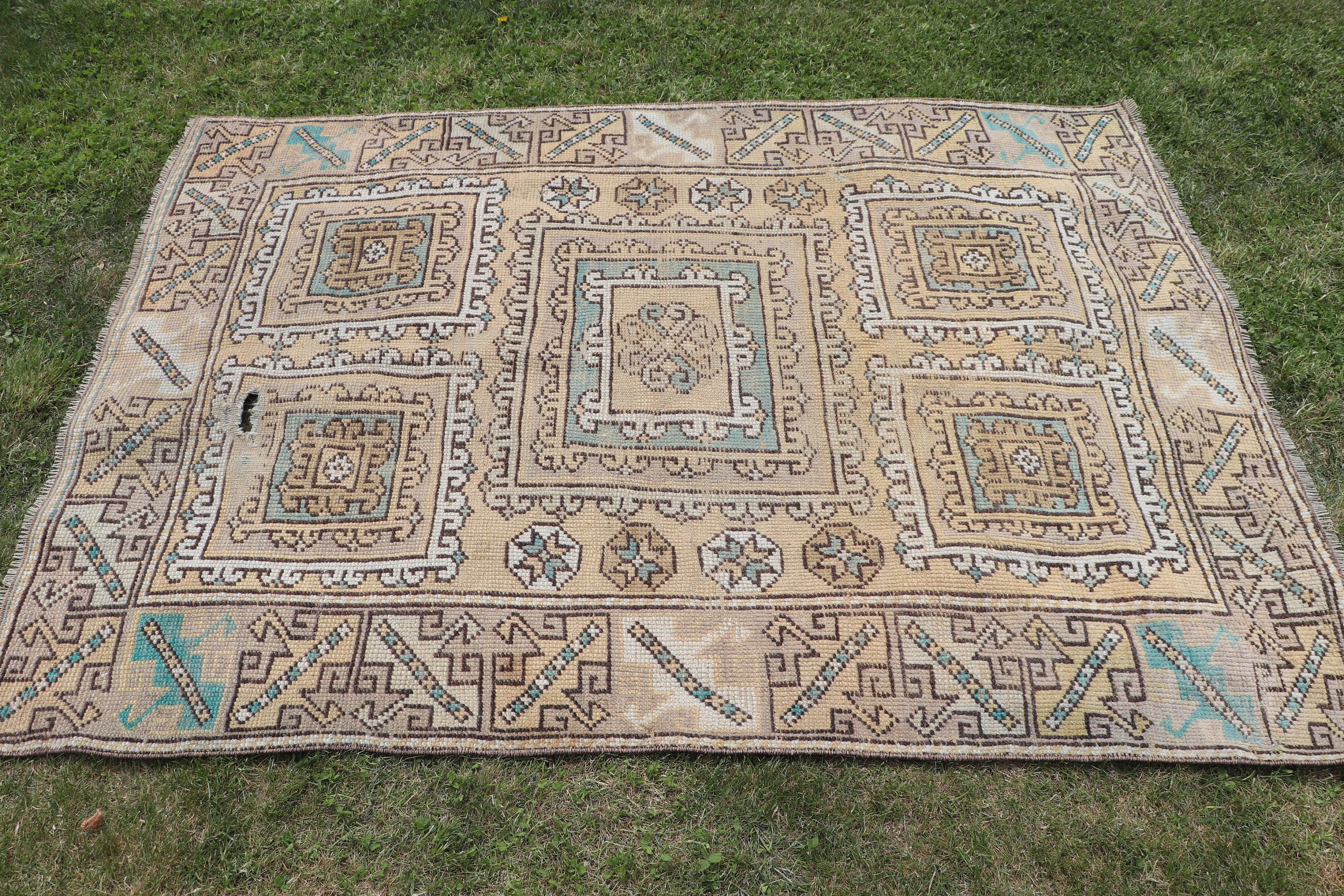 Kitchen Rug, Moroccan Rug, Turkish Rug, Vintage Rugs, Vintage Accent Rugs, 4x5.6 ft Accent Rugs, Beige Neutral Rugs, Statement Rugs