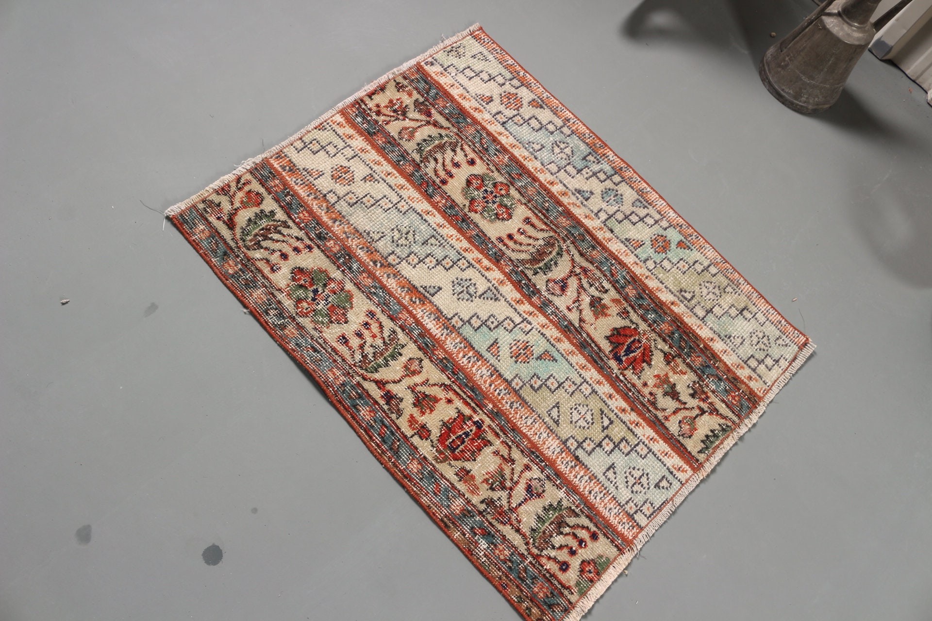 Çocuk Halıları, Türk Halısı, Anadolu Halısı, Yatak Odası Halıları, Paspas Halıları, Vintage Halılar, 2,5x3,1 ft Küçük Halı, Soluk Halı, Yeşil Fas Halıları