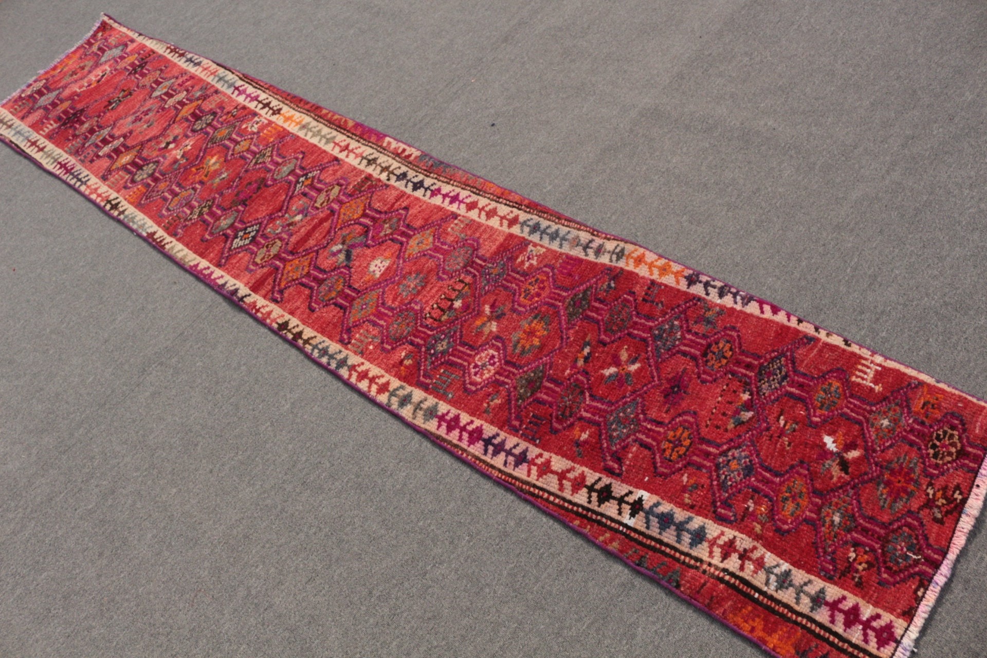 Kırmızı 1.8x9 ft Runner Halıları, Mutfak Halıları, Eskitilmiş Halı, Mutfak Halısı, Vintage Halı, Türk Halısı, Ev Dekor Halısı, Yer Halısı