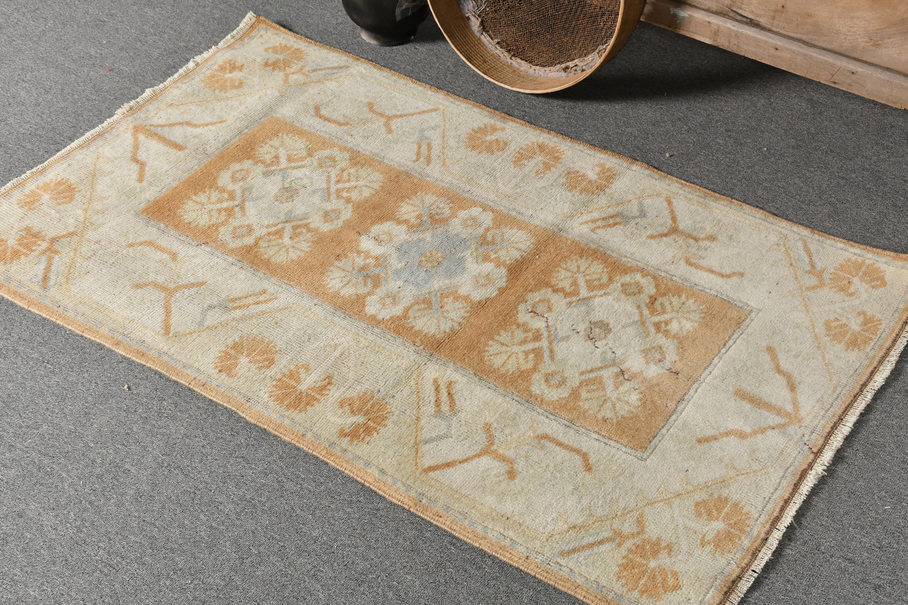 Kitchen Rug, White Anatolian Rug, Bath Rug, Turkish Rugs, 2.5x4.1 ft Small Rug, Wall Hanging Rug, Wool Bath Mat Rug, Vintage Rug, Wool Rugs