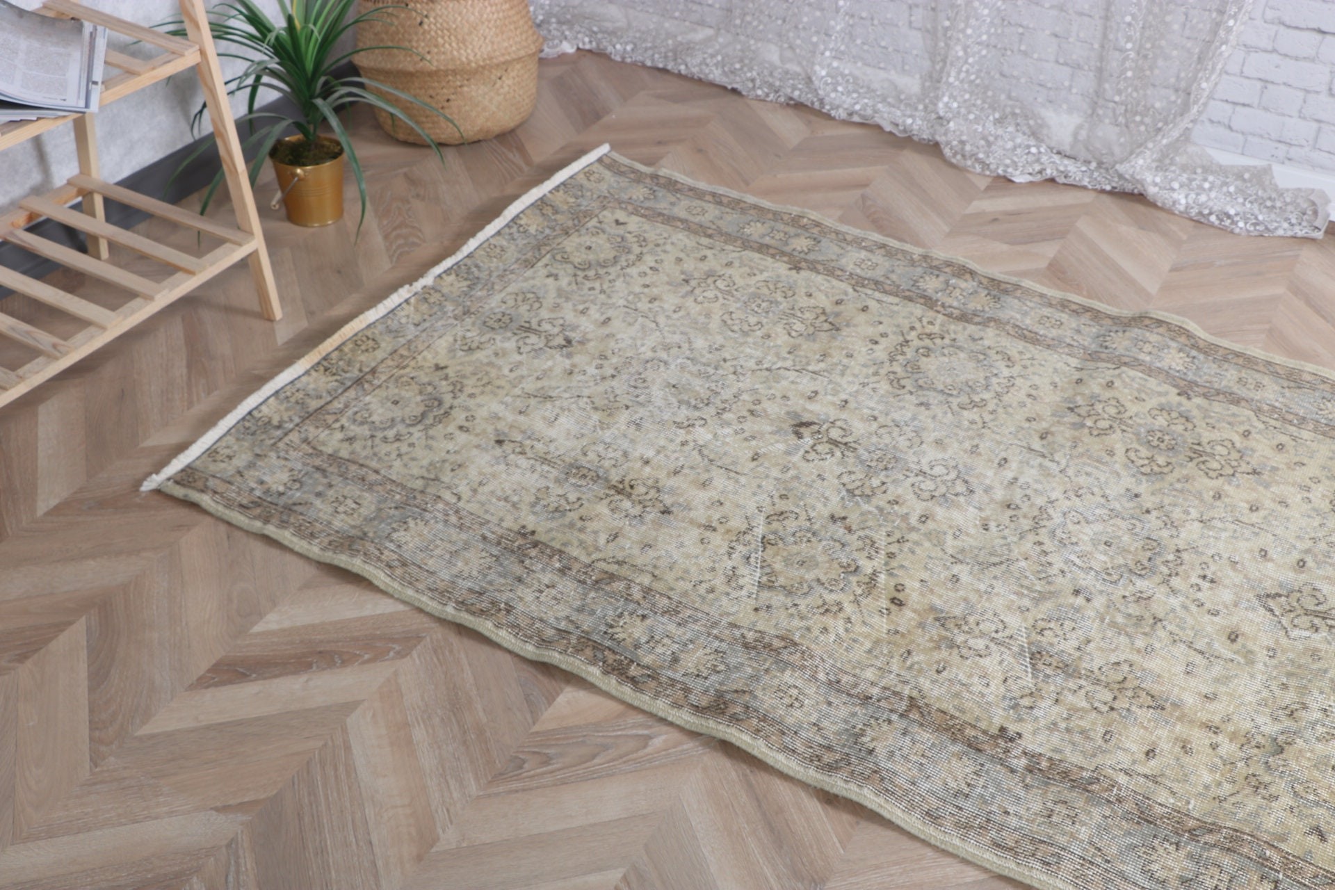 Türk Halıları, Vintage Halılar, 3.9x6.4 ft Alan Halısı, Açıklama Halısı, Anadolu Halısı, Sarı Yatak Odası Halısı, İç Mekan Halısı, Yemek Odası Halıları