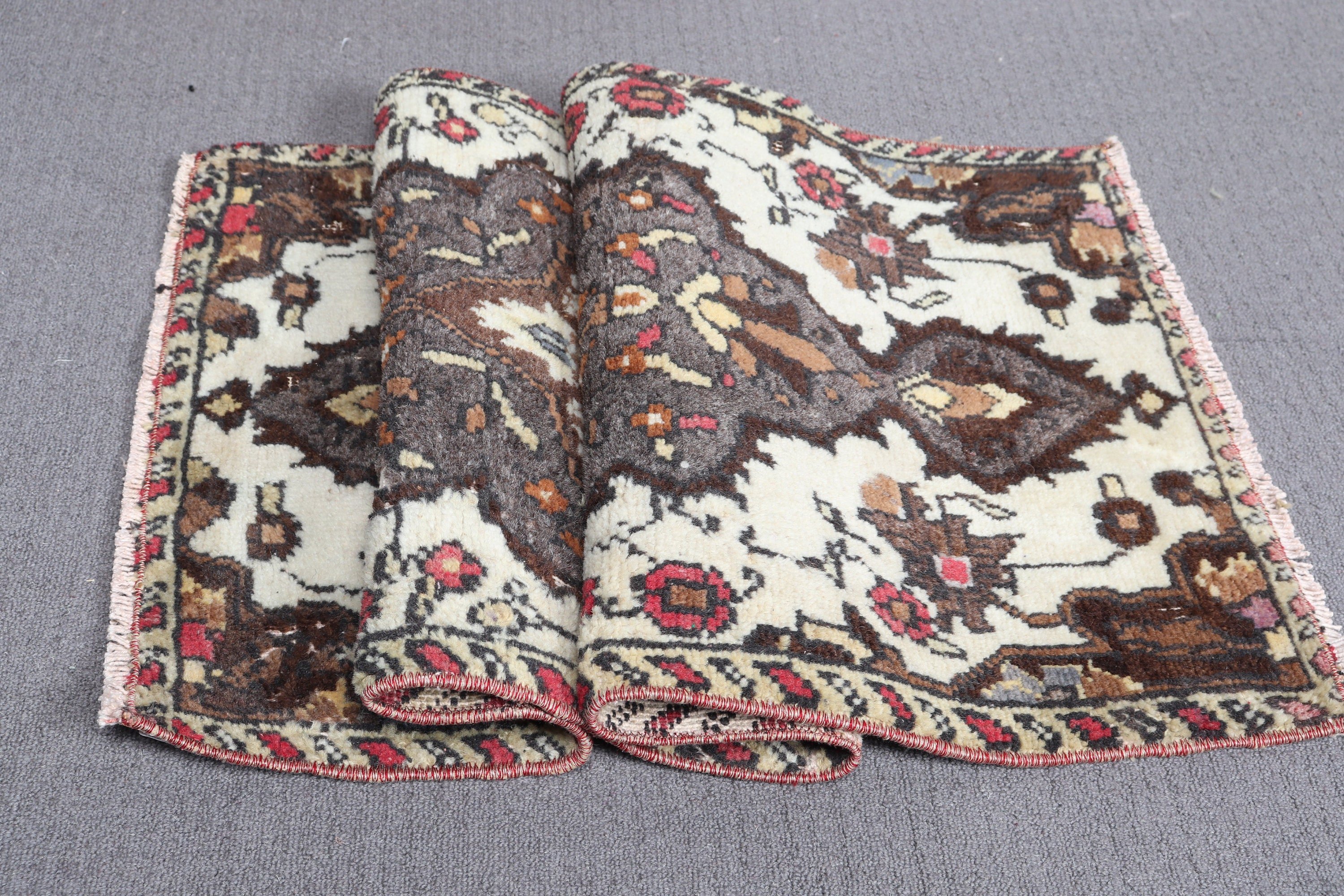 Duvara Asılı Halı, Bej Yün Halılar, 1.6x3.5 ft Küçük Halı, Mutfak Halısı, Kapı Paspası Halısı, Vintage Halılar, Türk Halısı, Yün Halı, Giriş Halıları