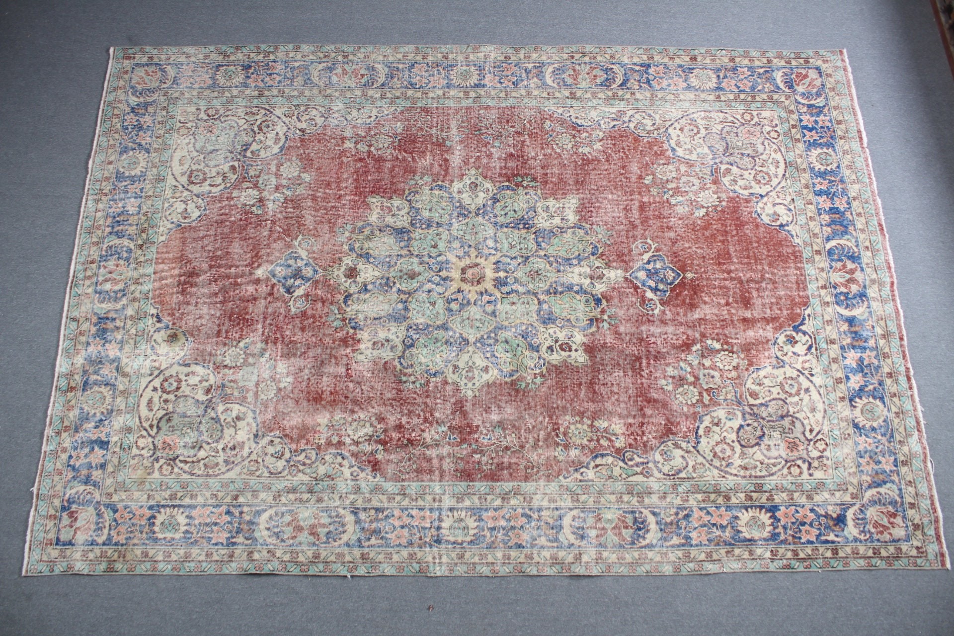 Vintage Halı, Yemek Odası Halıları, Anadolu Halıları, 7.9x11.6 ft Büyük Boy Halı, Salon Halısı, Eski Halı, Mutfak Halısı, Türk Halıları, Kırmızı Ev Dekor Halısı