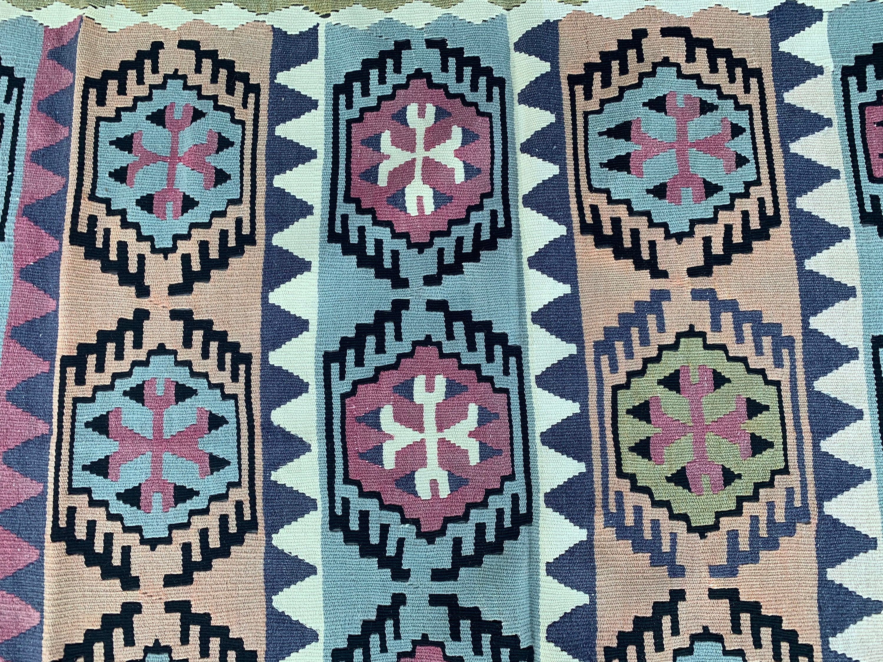 Vintage Halı, Antika Halı, Kilim, 3.2x5 ft Aksan Halısı, Ofis Halısı, Yatak Odası Halısı, Mor Fas Halıları, Anadolu Halısı, Türk Halıları, Giriş Halısı