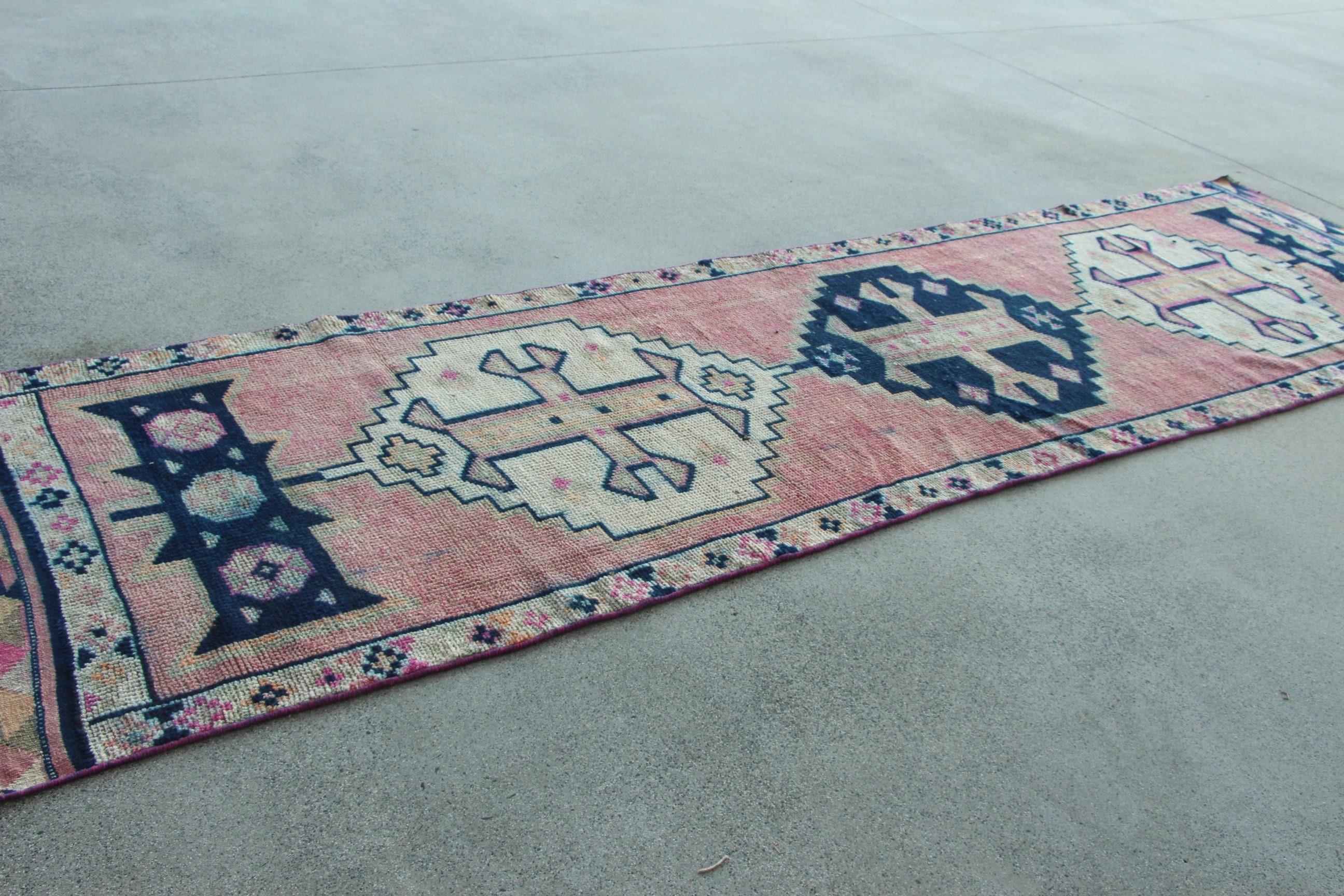 Pembe Antika Halı, Türk Halıları, Vintage Halı, Koridor Halısı, Geleneksel Halılar, Koridor Halısı, 3.1x11 ft Runner Halısı, İfade Halıları, Nötr Halı