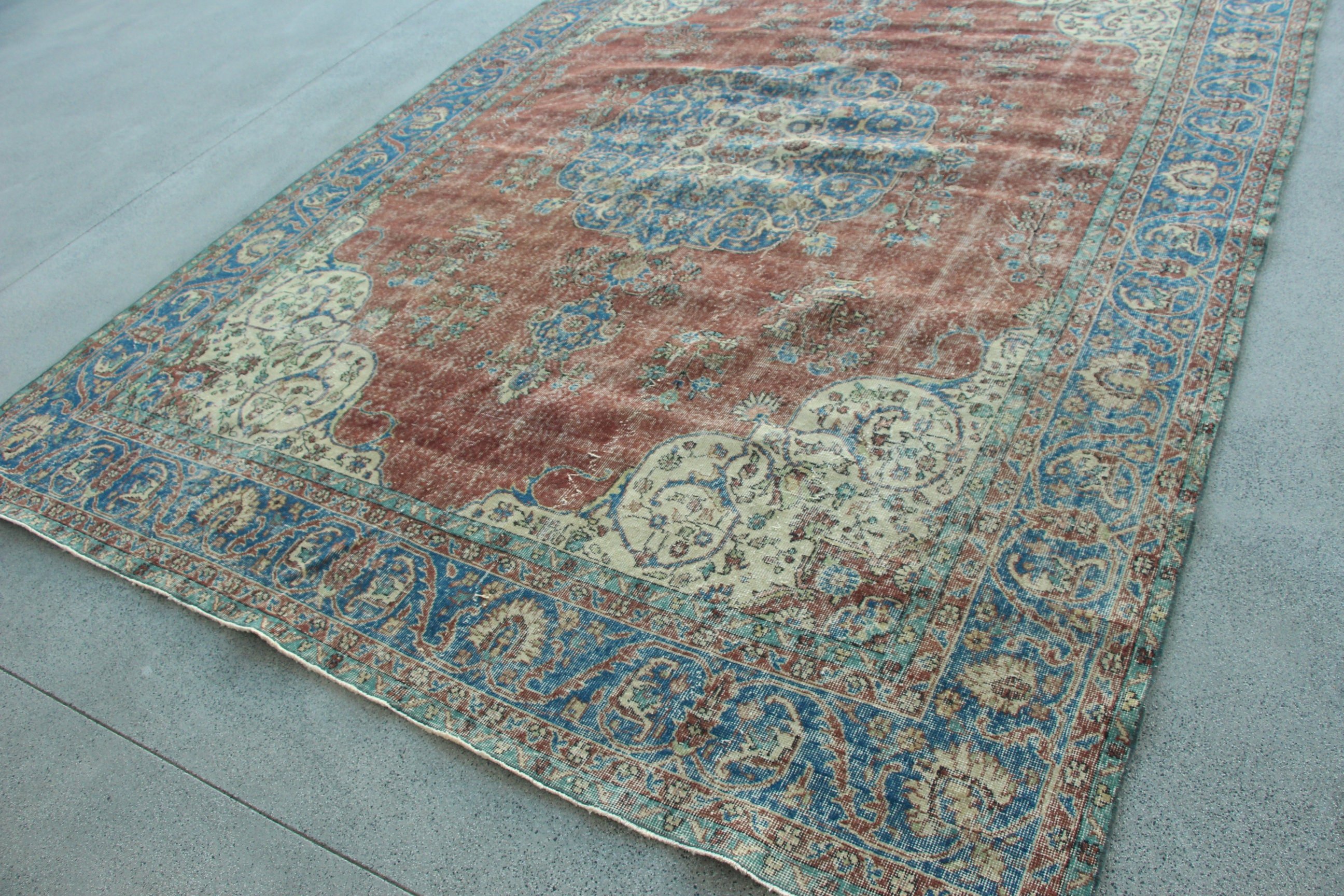 Oversize Vintage Rug, Vintage Rugs, Red Luxury Rug, Handwoven Rugs, 8.2x11.2 ft Oversize Rug, Antique Rug, Turkish Rug, Salon Rug