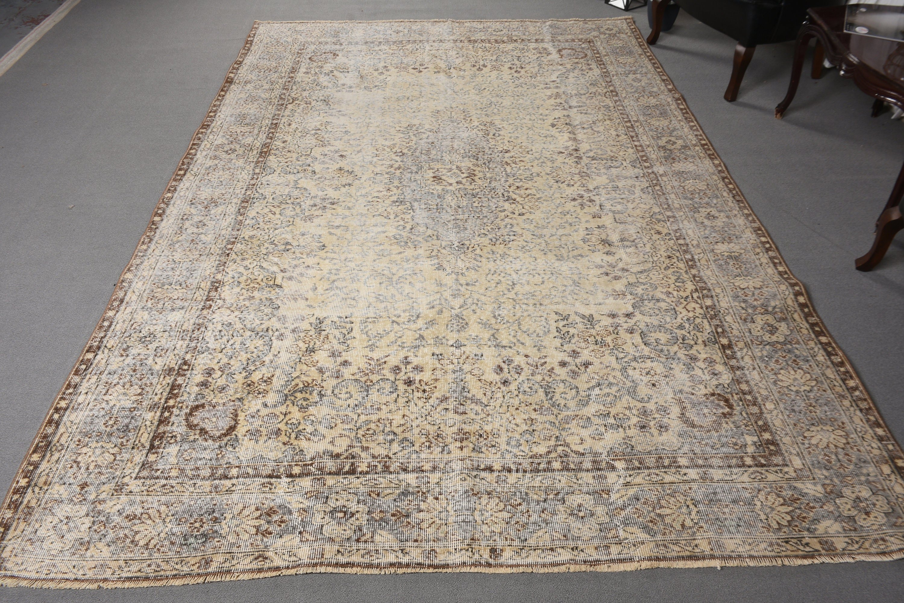 Traditional Rug, Antique Rug, Dining Room Rug, Beige Antique Rug, 7x10.1 ft Oversize Rug, Turkish Rug, Vintage Rugs, Boho Rugs, Salon Rug