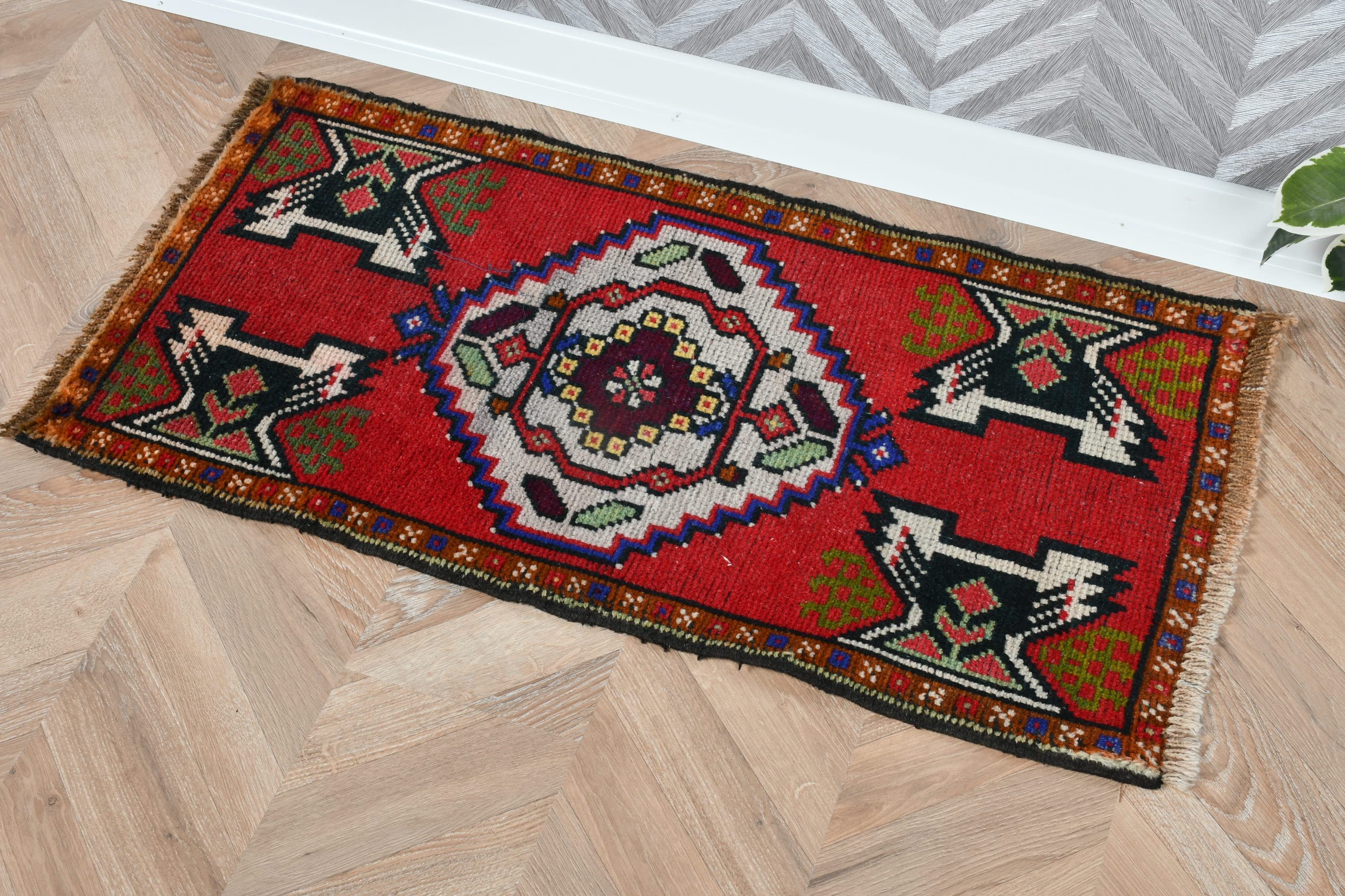 Banyo Halıları, Oushak Halıları, Araba Paspası Halıları, Giriş Halıları, Vintage Halılar, Türk Halısı, Kırmızı 1.6x3.1 ft Küçük Halı