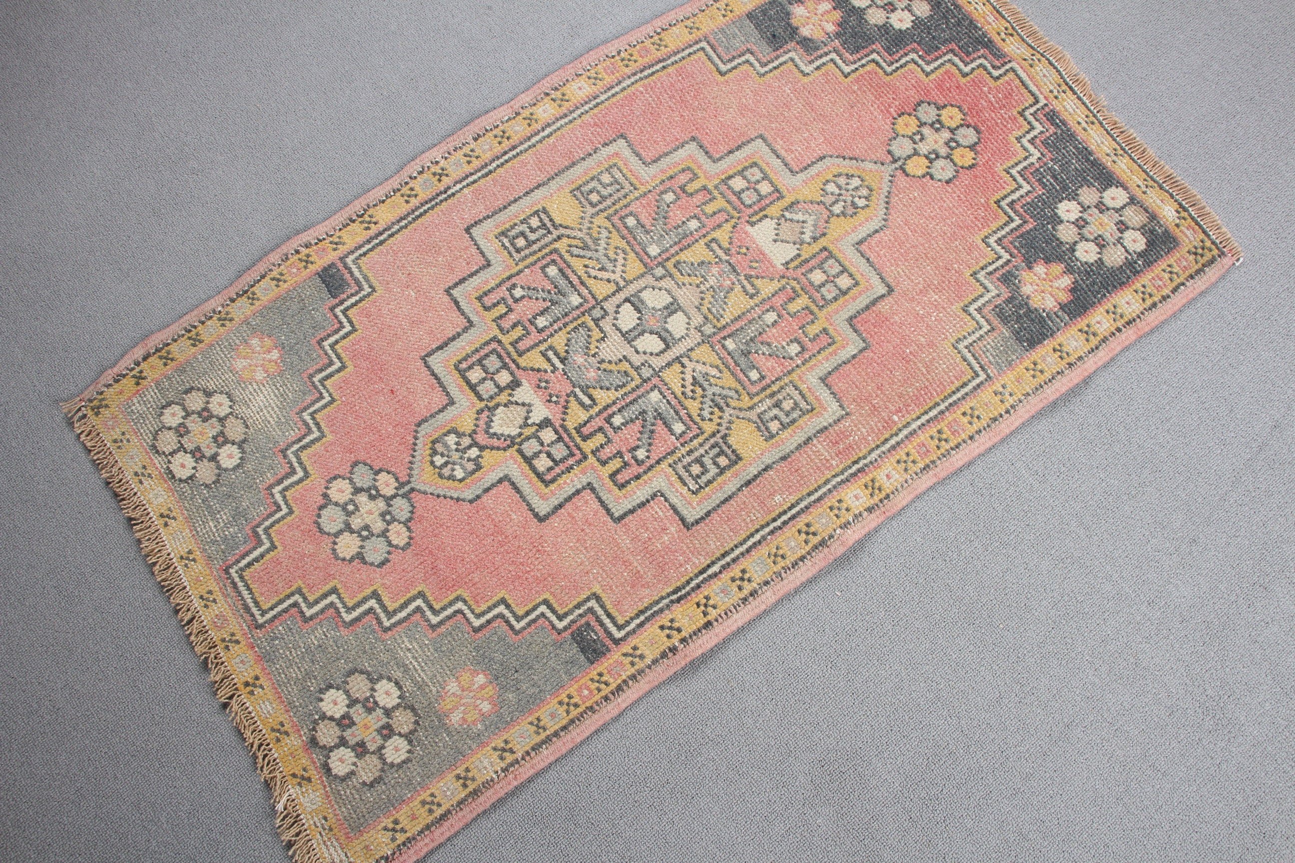 Vintage Halılar, Pembe Oryantal Halı, Küçük Dokuma Halı Halıları, 1.8x3.3 ft Küçük Halı, Araba Paspas Halısı, Kapı Paspas Halısı, Türk Halısı, Havalı Halılar, Yatak Odası Halısı