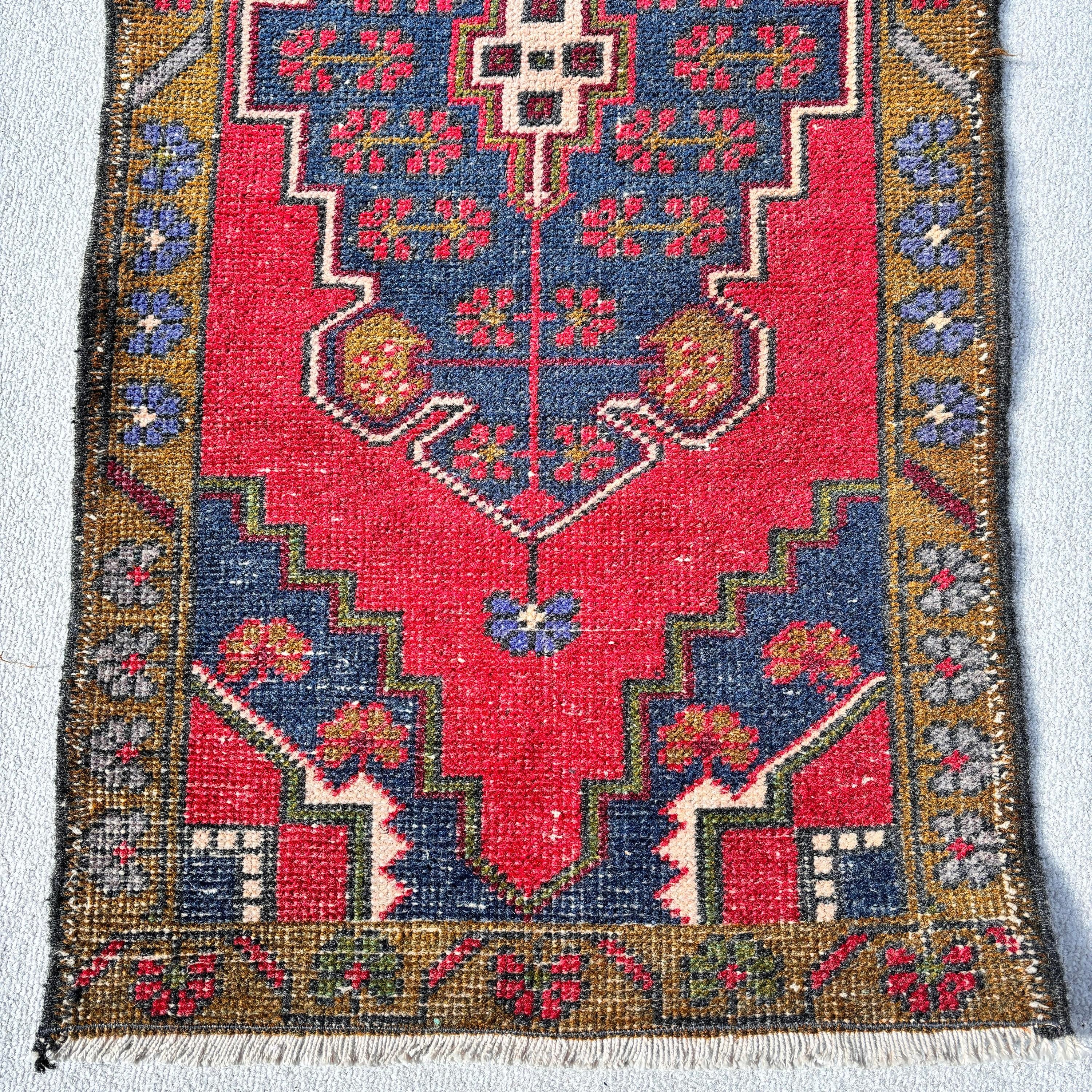 Türk Halısı, Küçük Boho Halıları, Banyo Paspası Sevimli Halısı, 1.7x3.4 ft Küçük Halısı, Vintage Halısı, Havalı Halıları, Giriş Halıları, Fas Halısı, Kırmızı Oushak Halısı