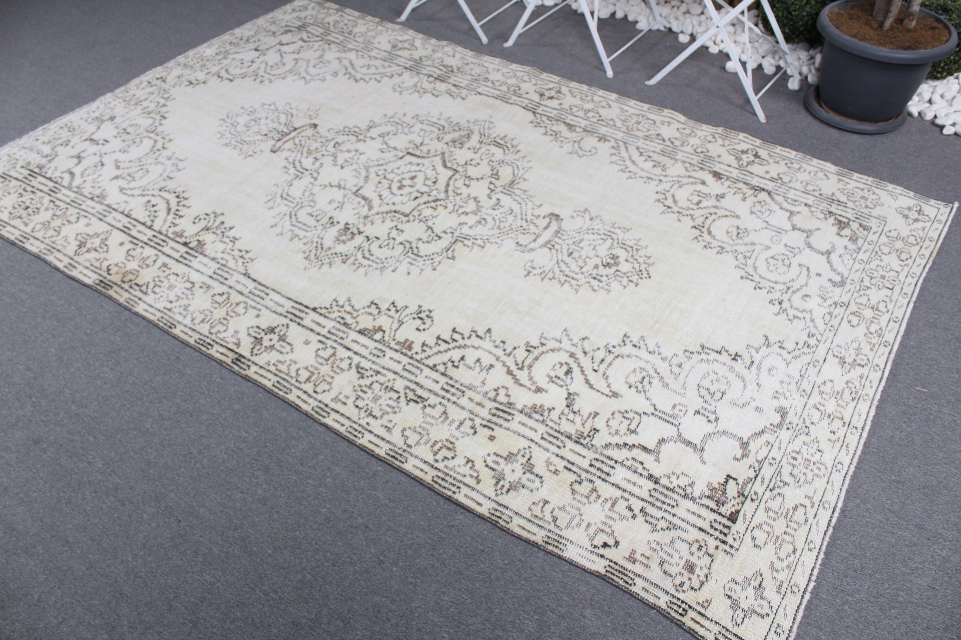 Vintage Rug, Floor Rugs, 5.5x8.7 ft Large Rug, Wool Rug, Dining Room Rug, Salon Rugs, Beige Home Decor Rug, Turkish Rug, Home Decor Rug