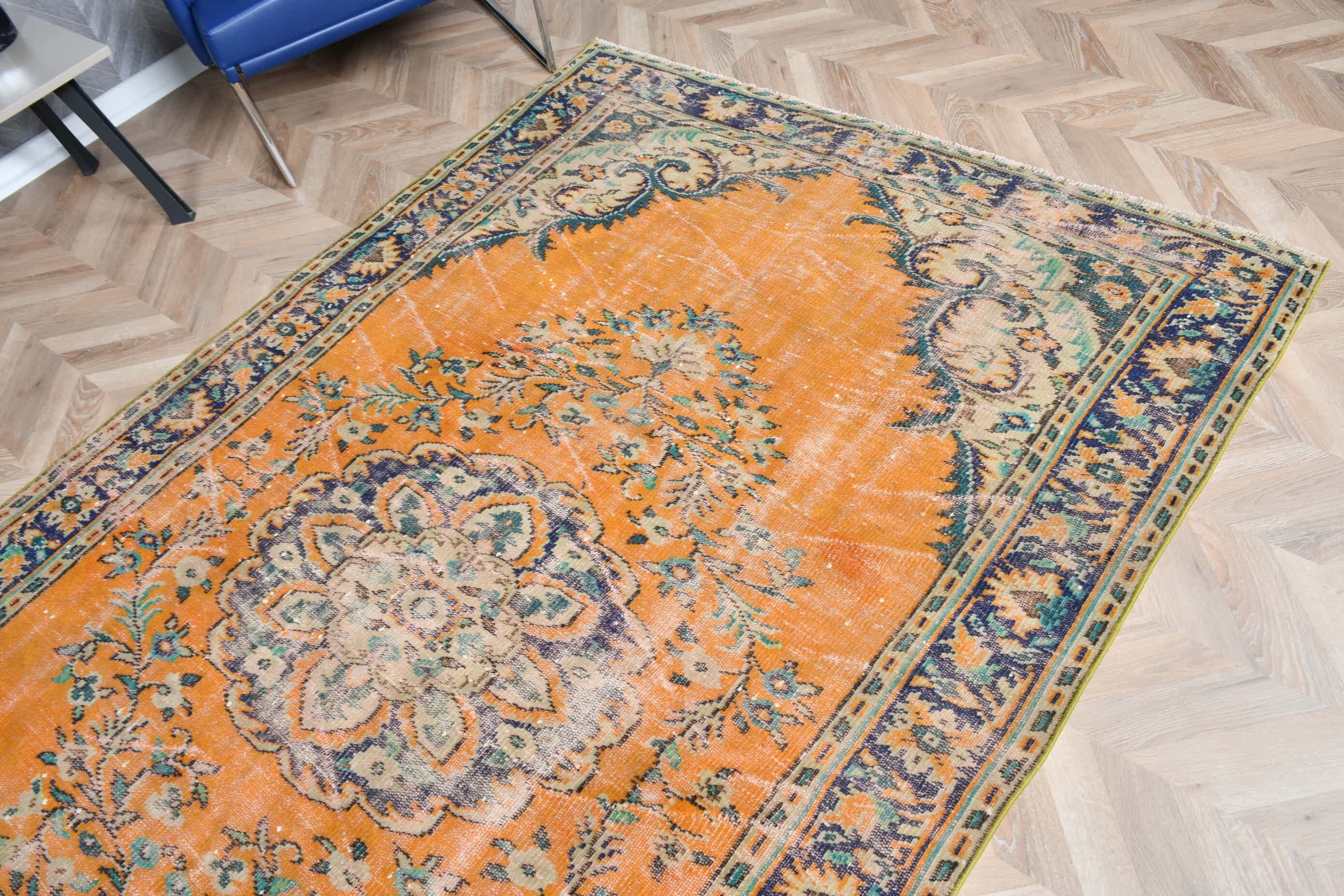 Vintage Halı, Göçebe Halıları, Anadolu Halısı, Oturma Odası Halısı, 5.2x8.9 ft Büyük Halı, Turuncu Soğuk Halı, Yatak Odası Halısı, Türk Halıları, Mutfak Halısı