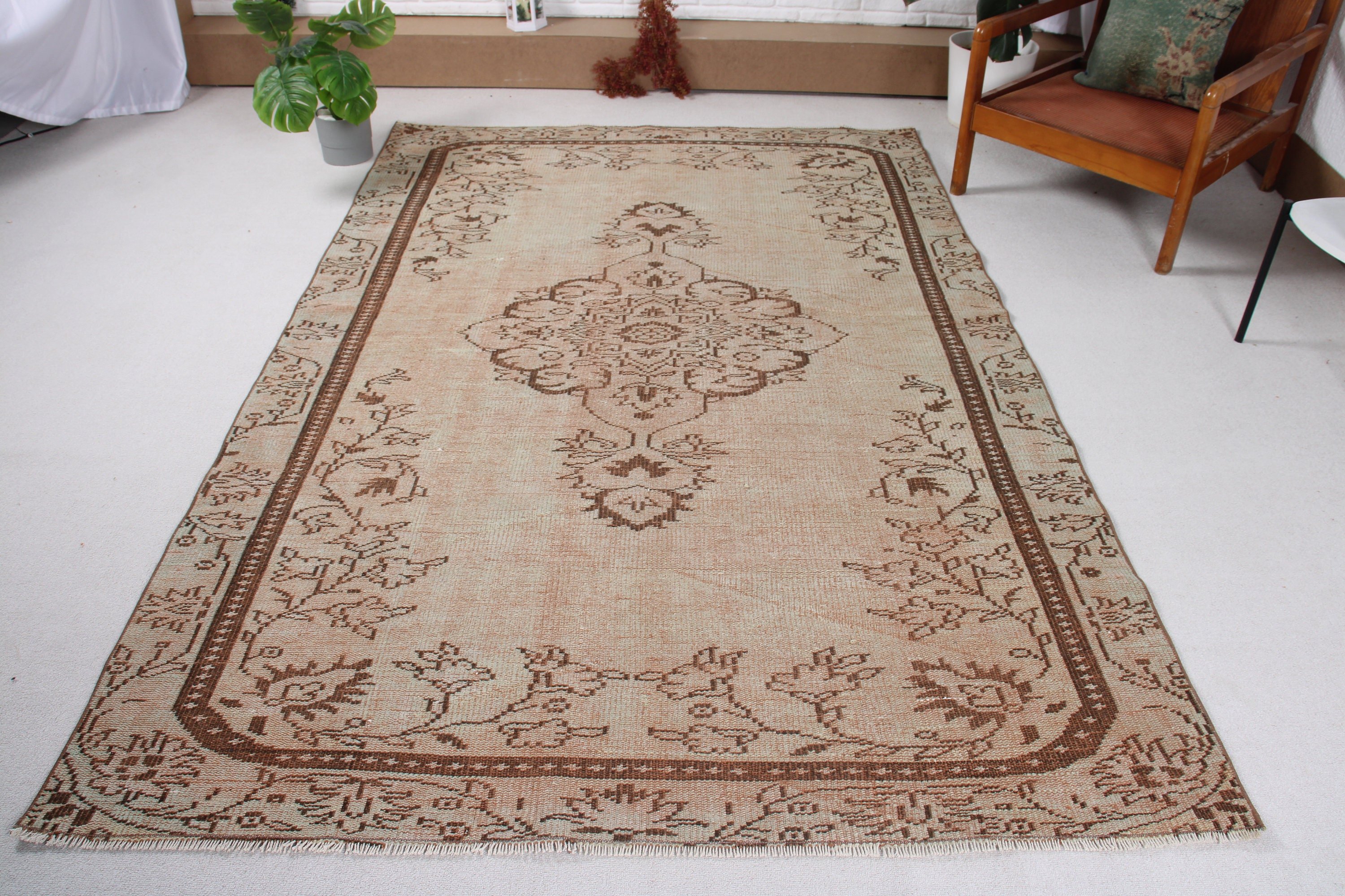 Vintage Rugs, 5.6x8.4 ft Large Rug, Turkish Rugs, Brown Neutral Rugs, Dining Room Rug, Anatolian Rug, Large Boho Rugs