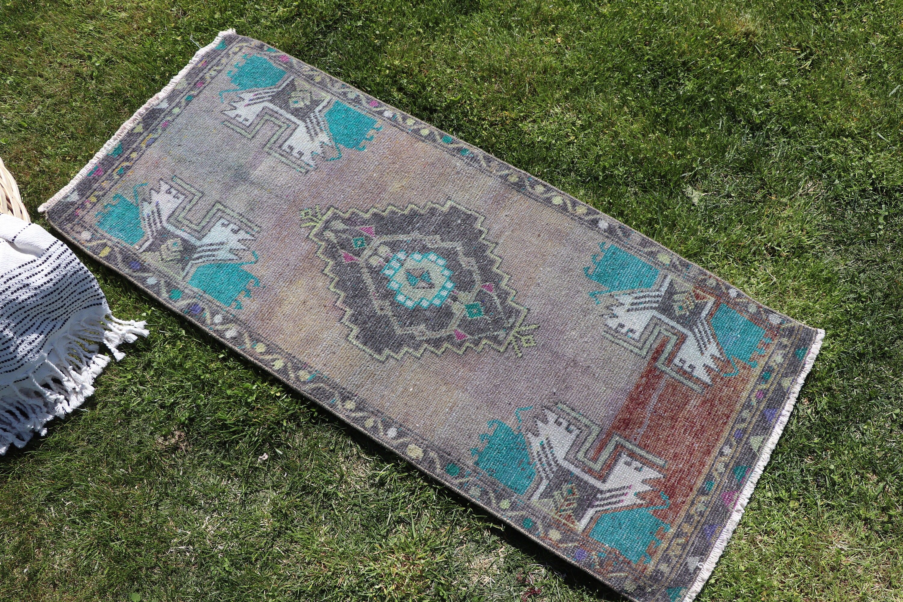 Vintage Halılar, Küçük Boho Halılar, Boho Halı, Sanatsal Halı, Yatak Odası Halıları, Türk Halısı, 1.5x3.7 ft Küçük Halı, Gri Geometrik Halı, Lüks Halılar