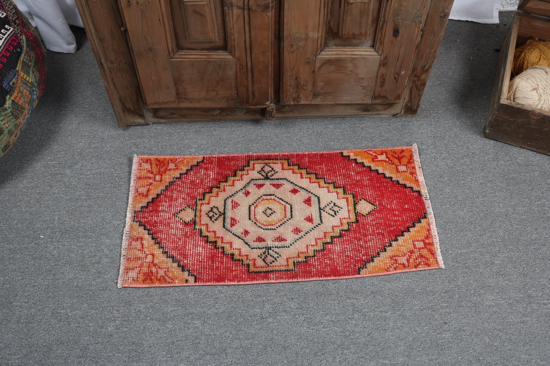 Yer Halıları, Kırmızı El Dokuma Halı, Ofis Halıları, Vintage Halılar, Duvara Asılı Halı, 1.2x2.5 ft Küçük Halılar, Boho Halı, Türk Halıları, Mutfak Halıları