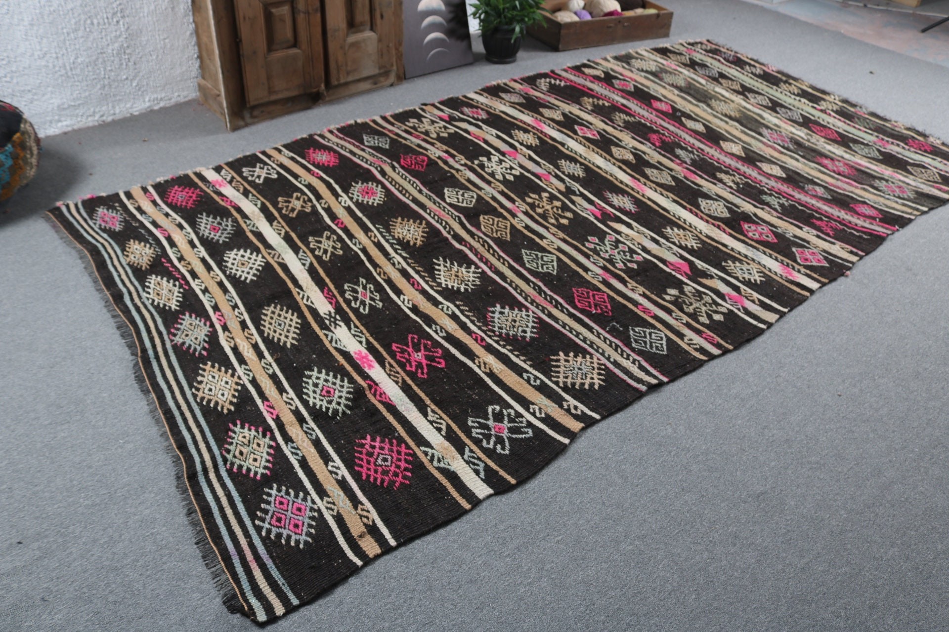 Neutral Rug, Turkish Rug, Kilim, 5.9x10.9 ft Large Rug, Large Boho Rugs, Vintage Rug, Kitchen Rugs, Large Oushak Rugs, Black Wool Rug