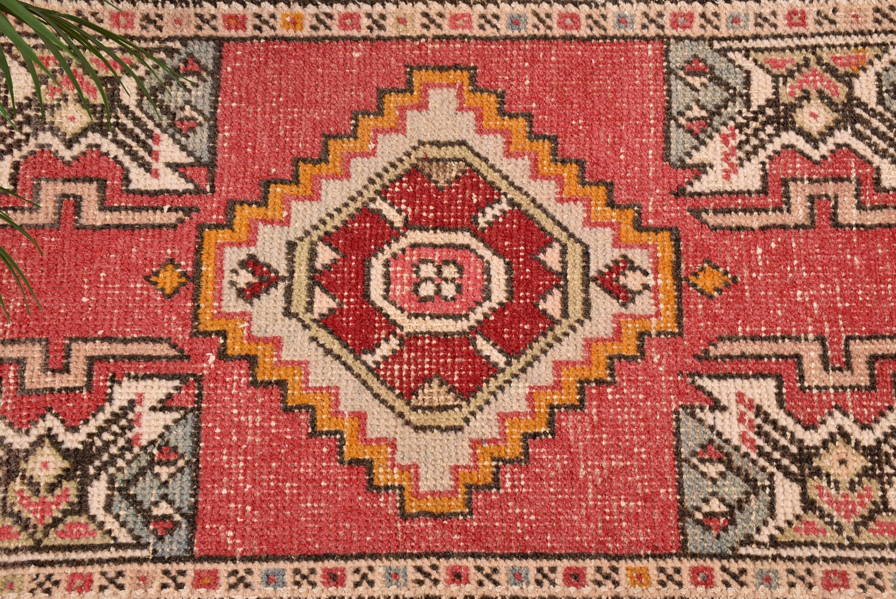 1.6x2.9 ft Küçük Halı, Pembe Anadolu Halısı, Küçük Vintage Halılar, Küçük Alan Halısı, Vintage Halılar, Geometrik Halılar, Türk Halıları, Açıklama Halısı