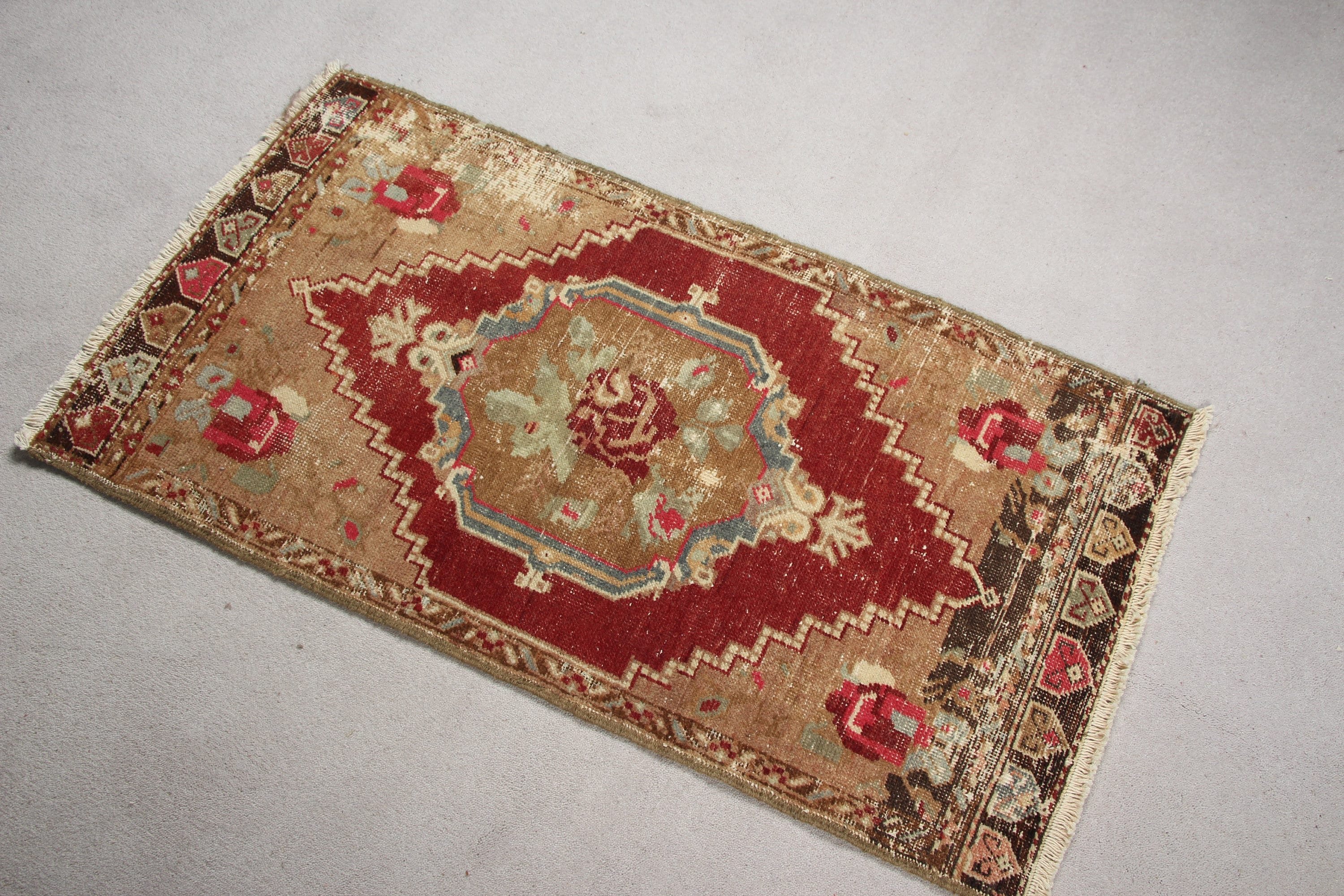 Fas Halısı, Vintage Halı, Sanat Halısı, Çocuk Halısı, Kırmızı Antika Halı, Oushak Halısı, Giriş Halısı, Türk Halıları, 1.9x3.5 ft Küçük Halılar, Banyo Halıları