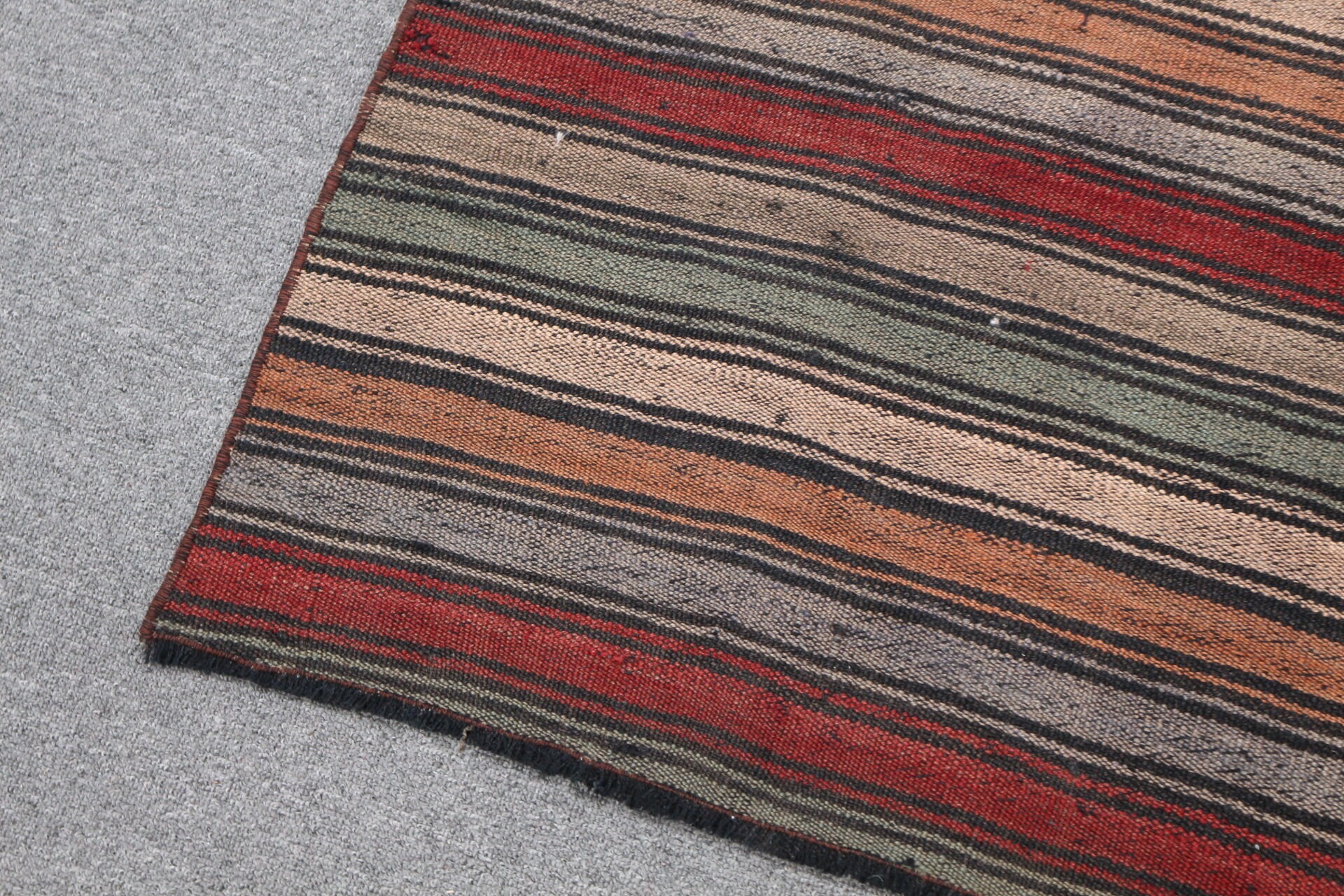 Mutfak Halısı, 4.6x5.1 ft Aksan Halısı, Türk Halısı, Kilim, Çocuk Halıları, Fas Halıları, Boho Halısı, Vintage Halı, Gökkuşağı Havalı Halıları