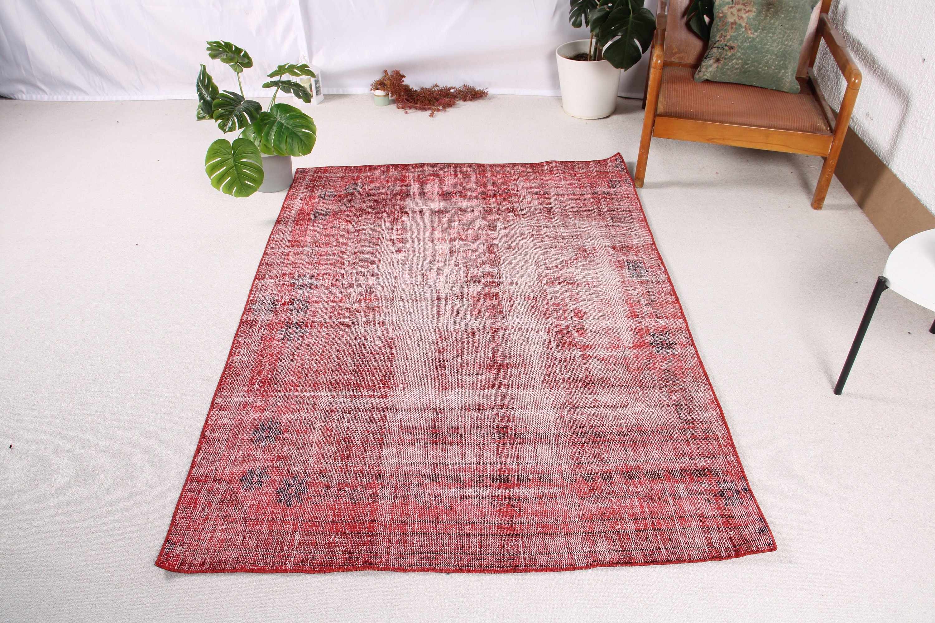 Kitchen Rug, Vintage Rug, Wool Rug, 4.1x5.8 ft Accent Rug, Turkish Rug, Bedroom Rug, Rugs for Bedroom, Red Home Decor Rug, Anatolian Rug