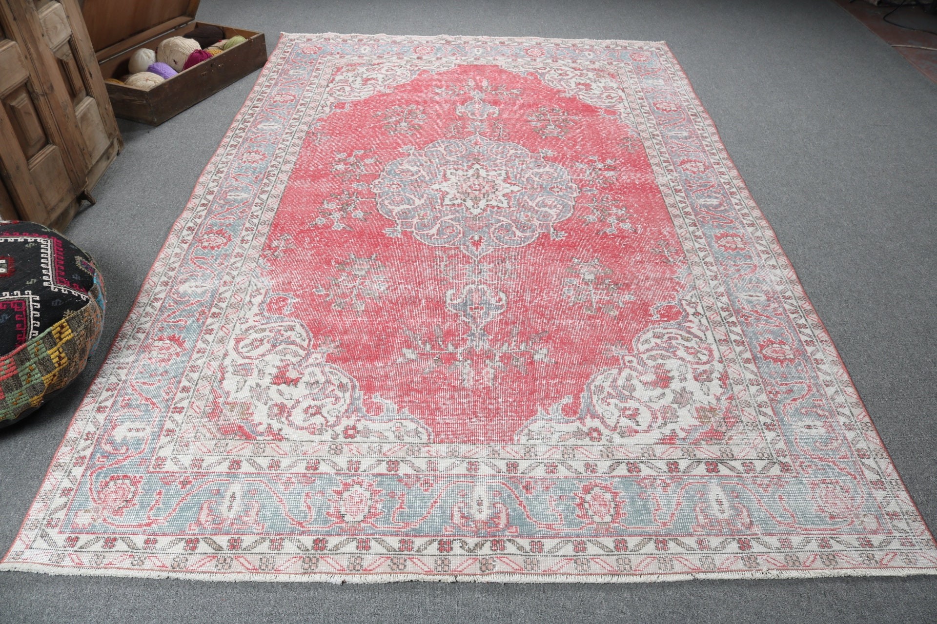 El Dokuma Halı, 6.3x9.7 ft Büyük Halı, Oturma Odası Halısı, Büyük Oushak Halısı, Vintage Halılar, Kırmızı Lüks Halı, Türk Halıları, Geometrik Halılar