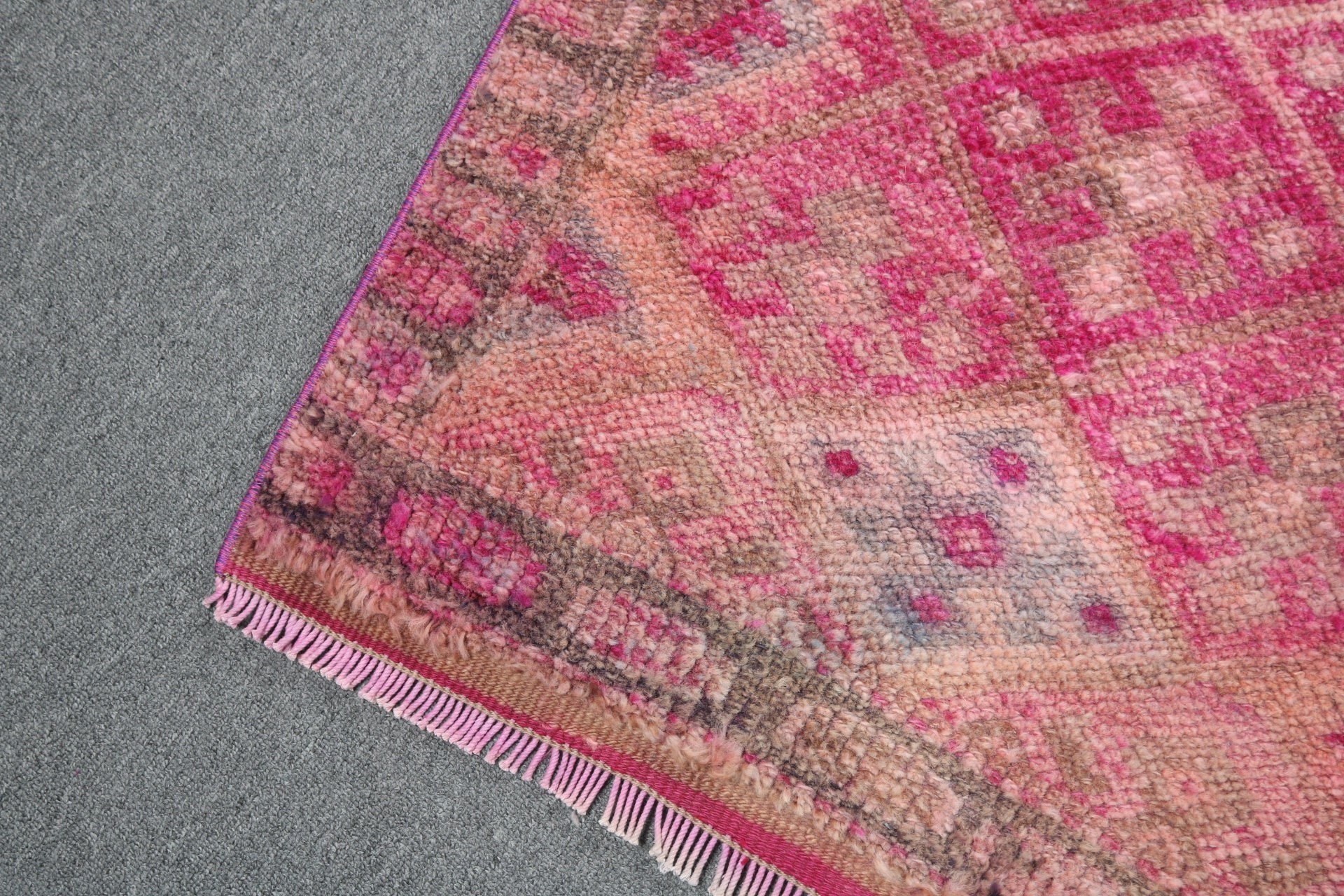 Pembe Havalı Halılar, 2.4x9.5 ft Runner Halısı, Vintage Runner Halıları, Geometrik Halı, Lüks Halılar, Türk Halıları, Merdiven Halıları, Vintage Halılar