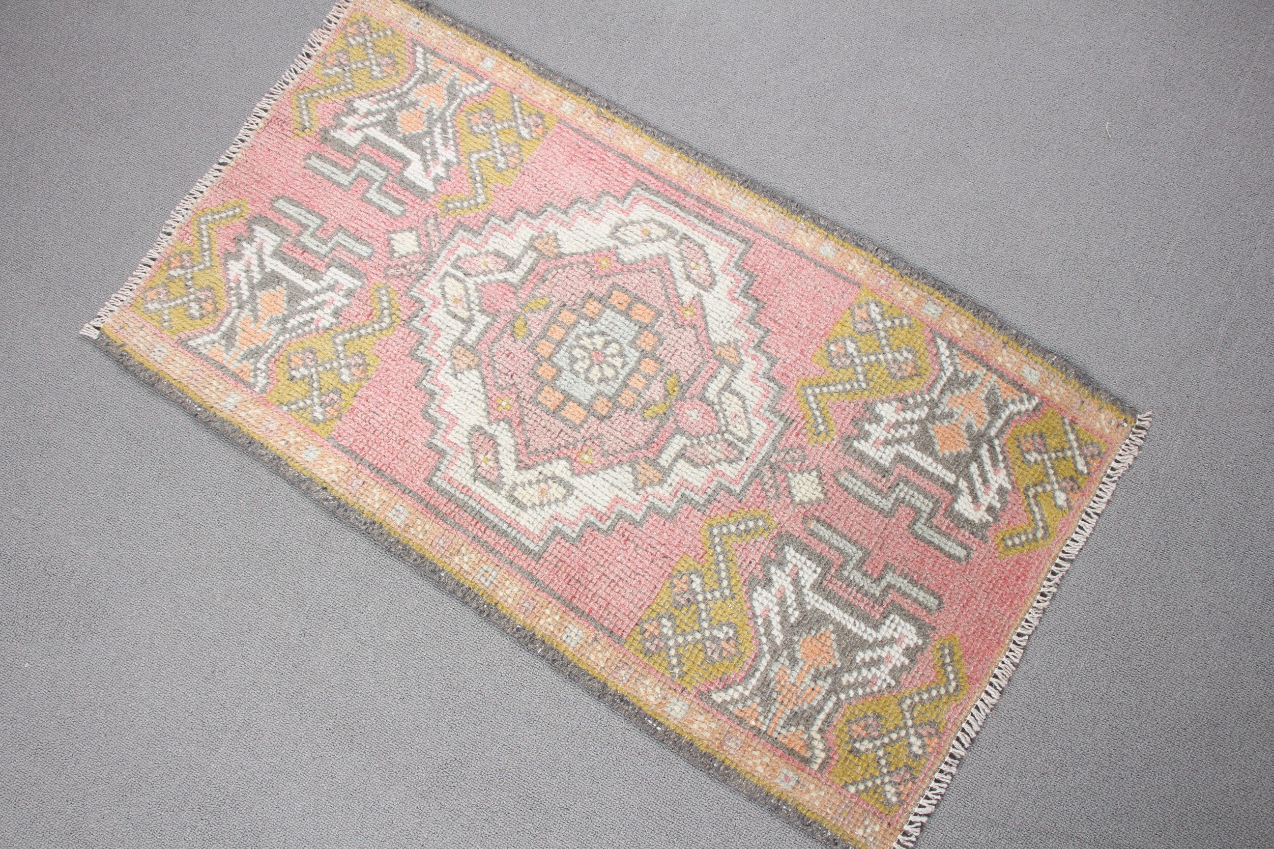 Çocuk Halıları, Vintage Halı, Pembe Antika Halı, 1.6x3 ft Küçük Halılar, Kapı Paspası Halıları, Türk Halısı, Ev Dekor Halısı, Mutfak Halısı, Yün Halı