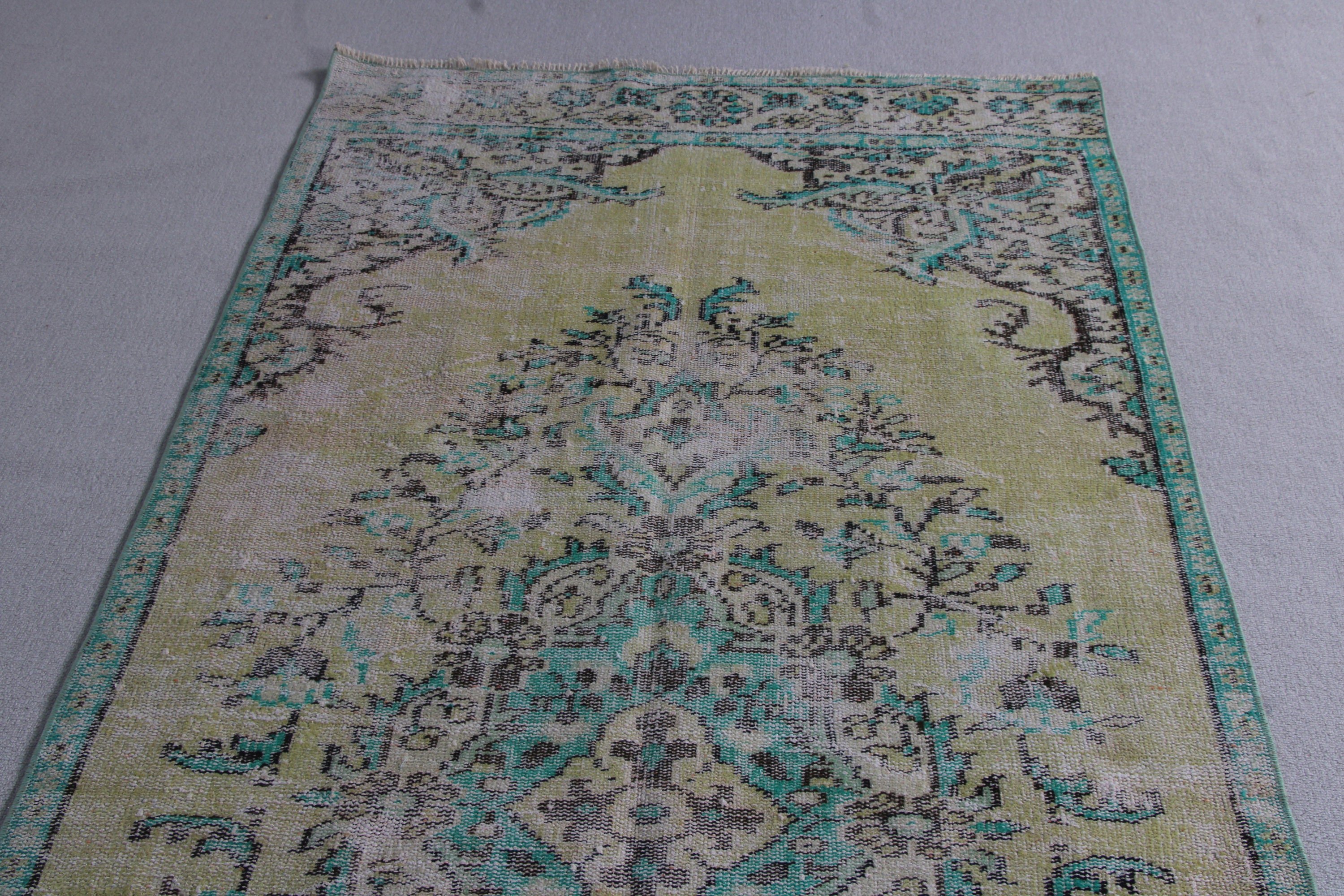 Yer Halıları, Sarı Açıklama Halıları, Yatak Odası Halıları, Vintage Halı, Mutfak Halısı, Türk Halısı, Çocuk Odası Halıları, Havalı Halılar, 3,9x9,1 ft Alan Halısı