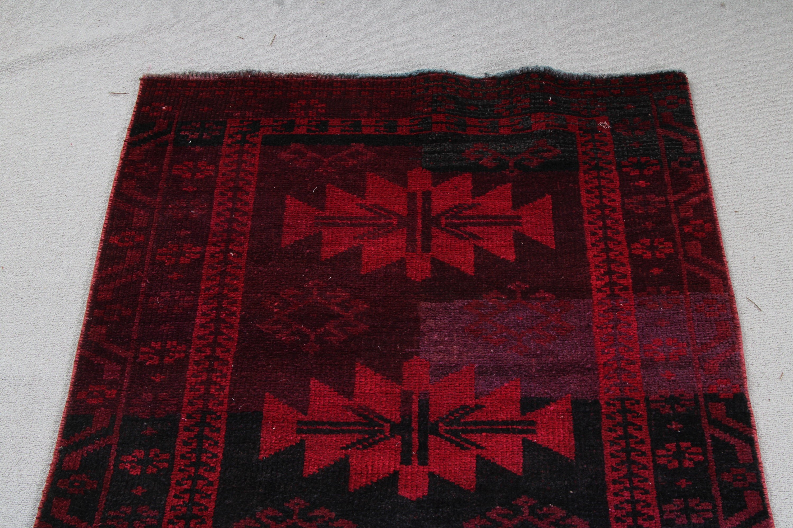 Koridor Halısı, 3.2x8.3 ft Yolluk Halıları, Vintage Yolluk Halısı, Açıklama Halıları, El Dokuma Halıları, Türk Halısı, Kırmızı Anadolu Halısı, Vintage Halılar