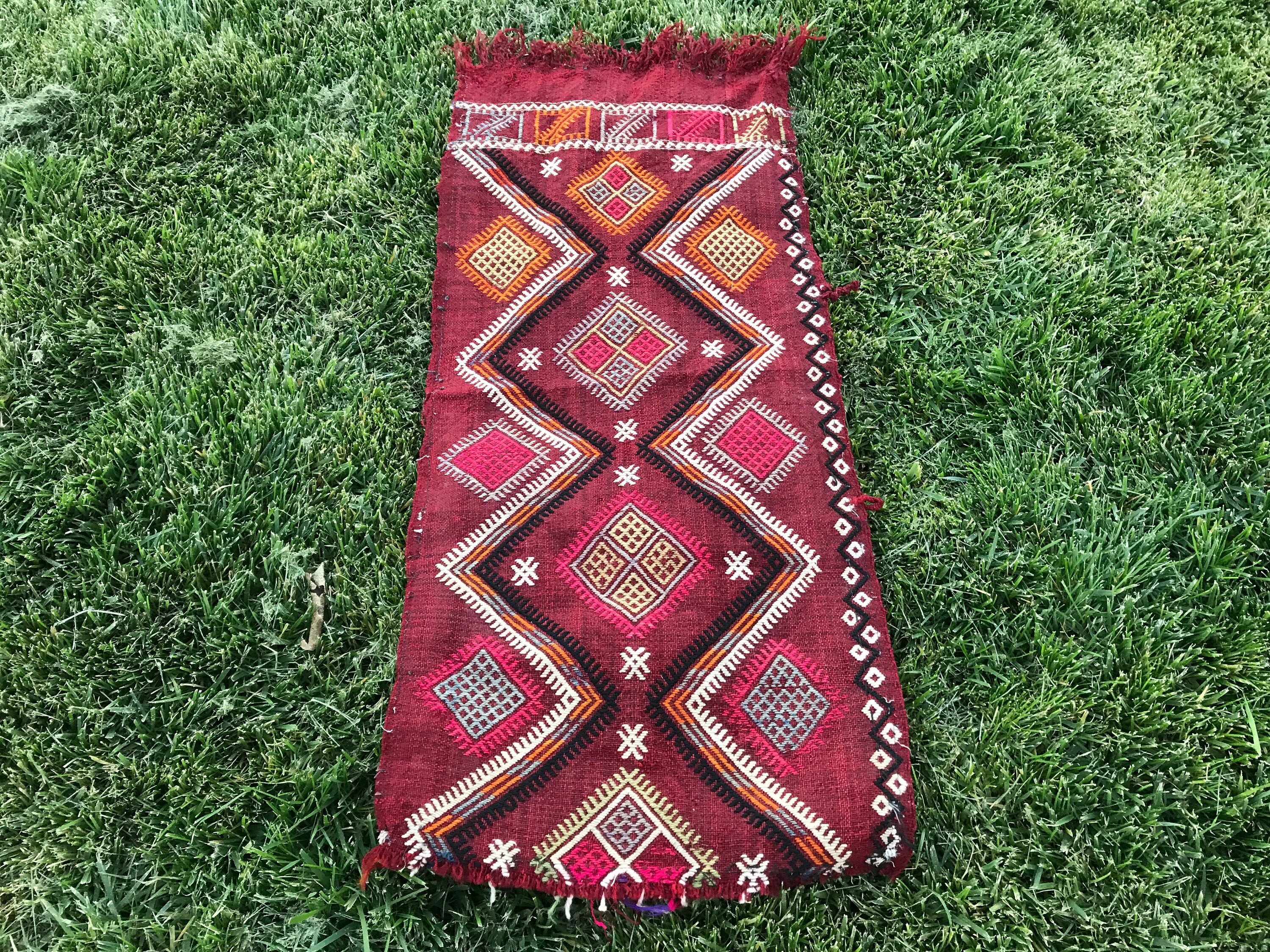 1.3x2.7 ft Küçük Halı, Vintage Halılar, Kırmızı Yün Halı, Türk Halıları, Duvara Asılı Halılar, Kilim, Yatak Odası Halısı, Anadolu Halıları