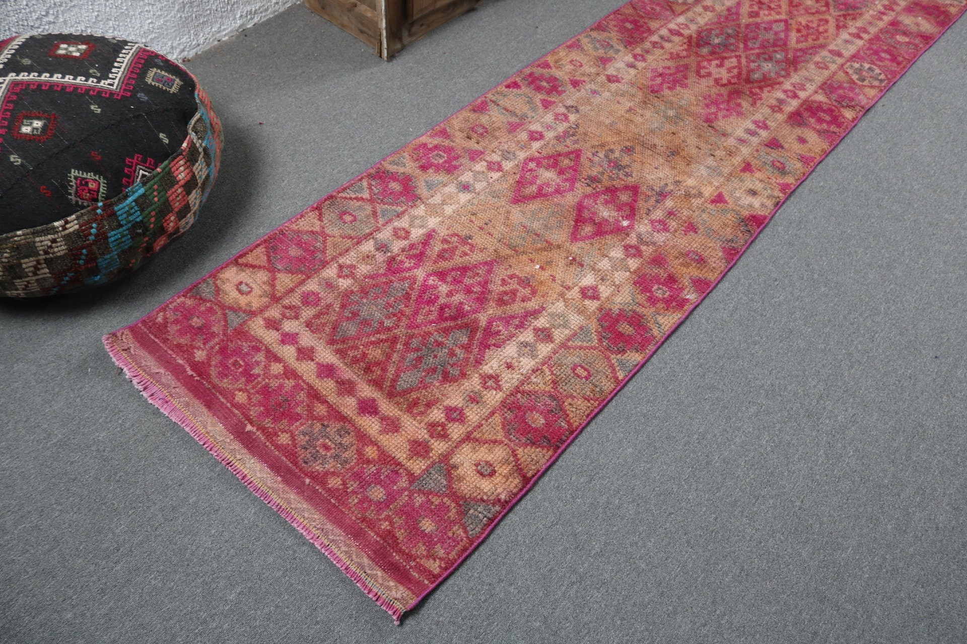 El Dokuma Halı, Vintage Halı, Beni Ourain Yolluk Halısı, Mutfak Halısı, Türk Halıları, Lüks Halı, 2.6x11.7 ft Yolluk Halısı, Pembe Modern Halı