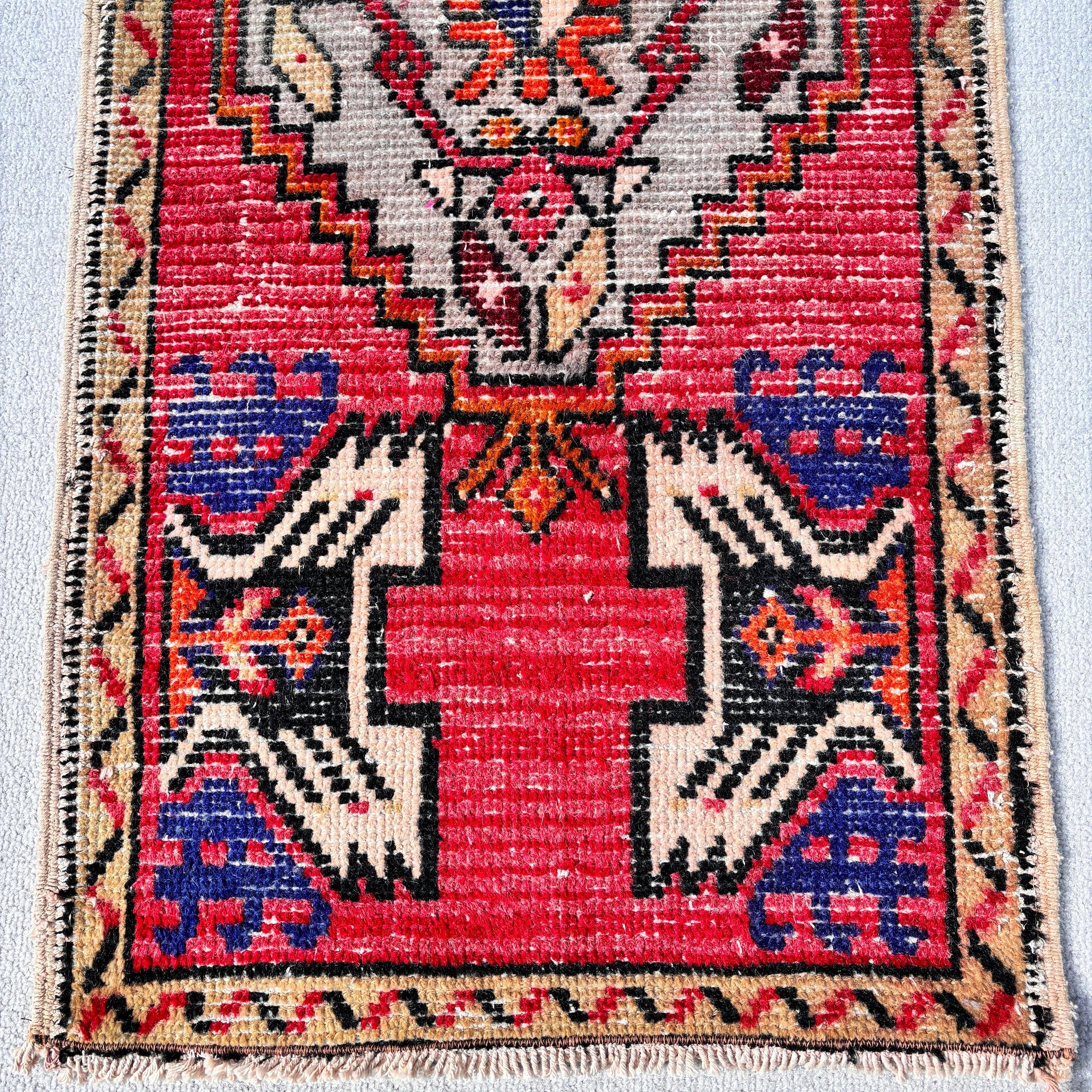 Küçük Vintage Halı, Egzotik Halı, 1.6x3.2 ft Küçük Halı, Nötr Halılar, Anadolu Halıları, Küçük Boho Halıları, Türk Halısı, Vintage Halı, Kırmızı Yün Halılar