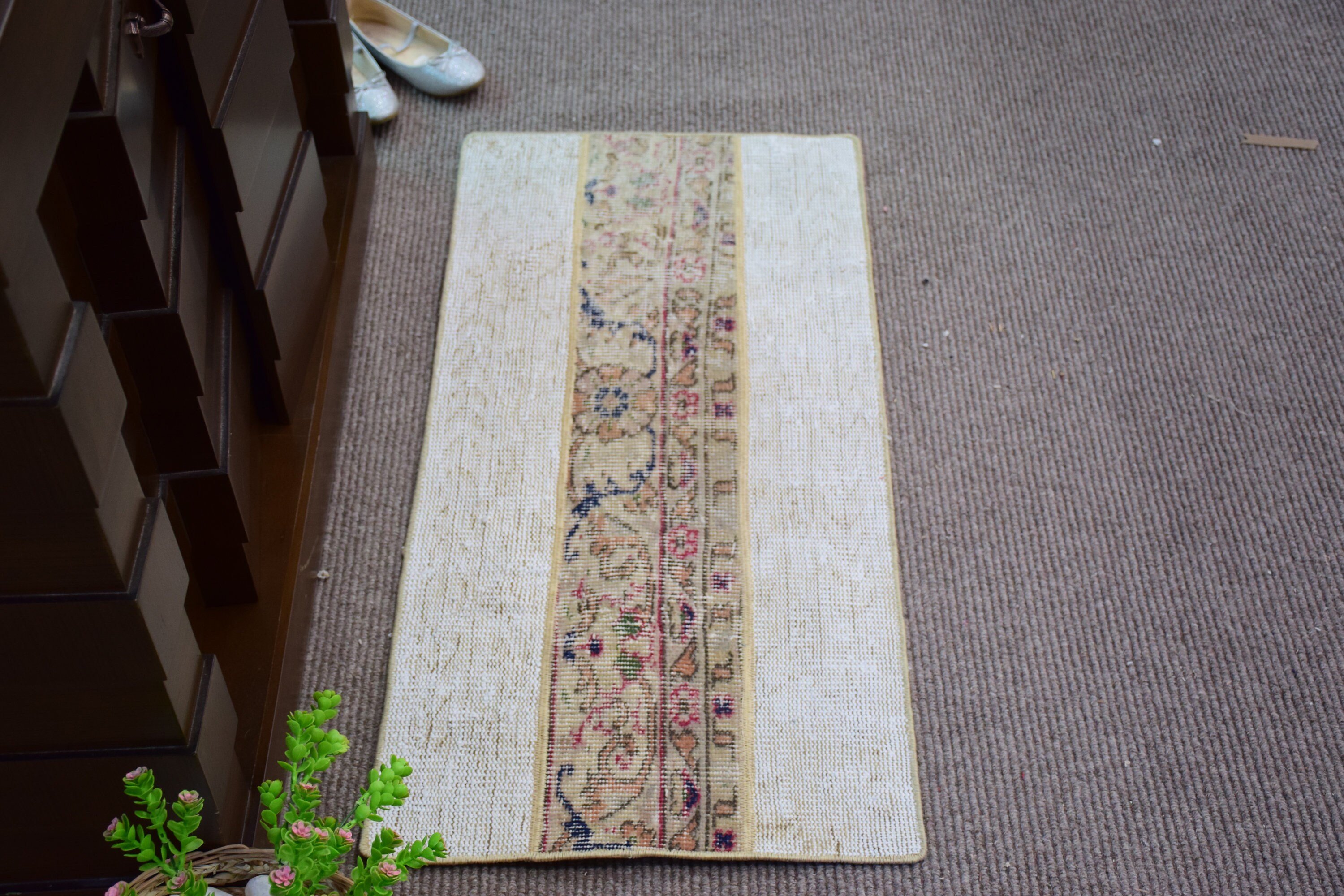 Bej Oushak Halı, Kapı Paspası Halısı, 1.6x3.2 ft Küçük Halı, Türk Halısı, Mutfak Halısı, Çocuk Odası Halıları, Vintage Halı, Banyo Halıları, Oryantal Halı