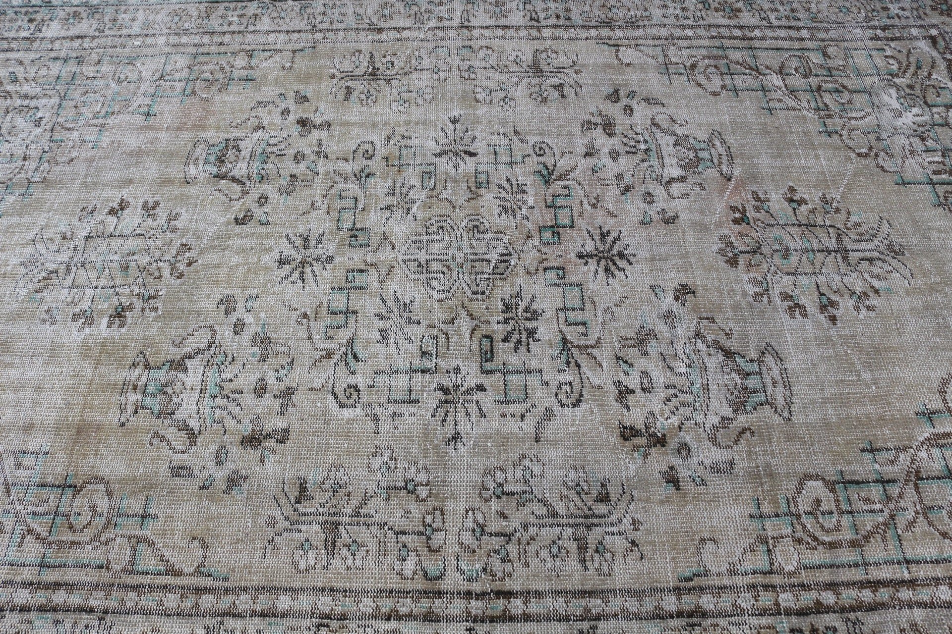 Turkish Rug, Green Floor Rug, Living Room Rug, 5.7x8.9 ft Large Rug, Vintage Rug, Salon Rugs, Antique Rugs, Vintage Decor Rug