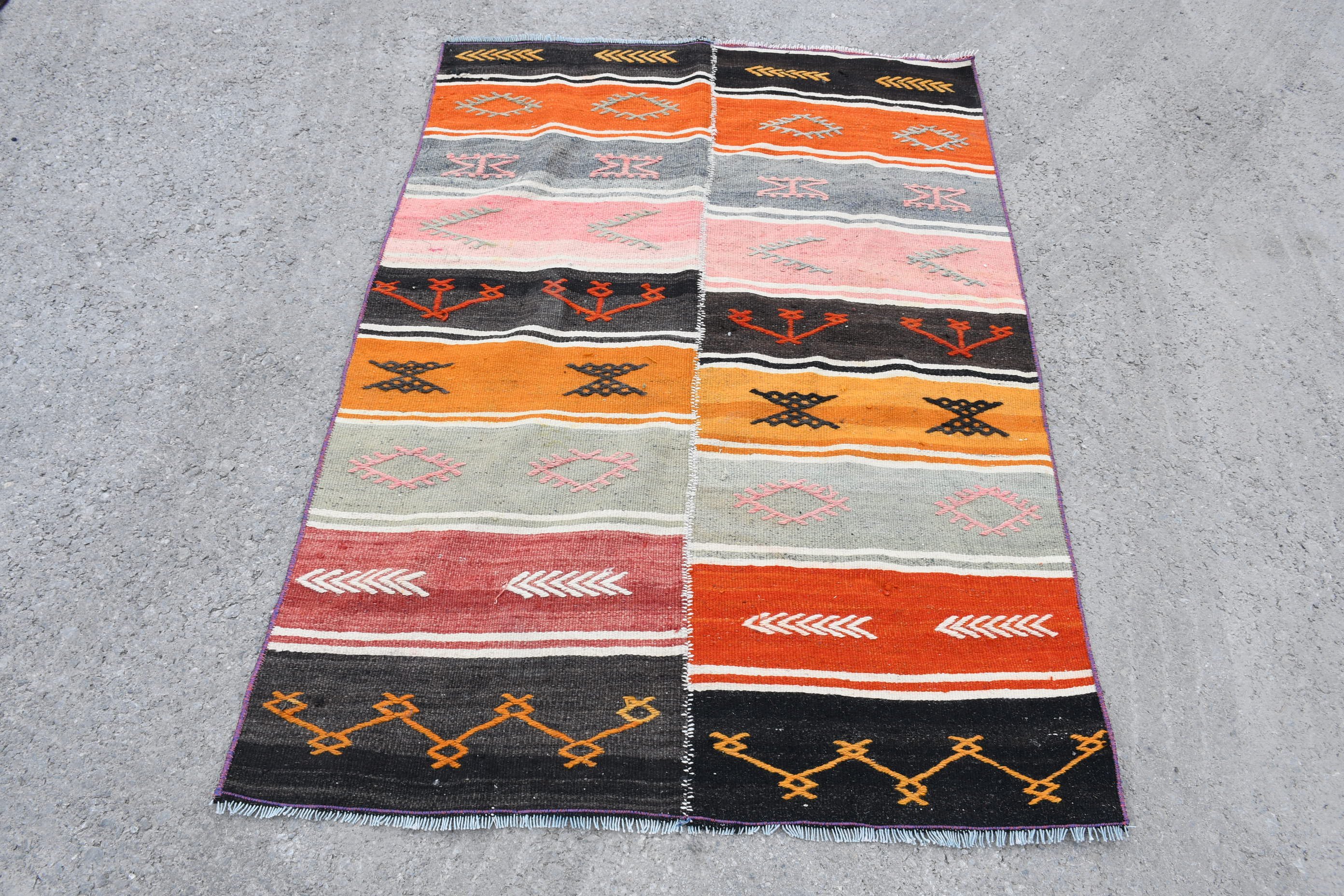 Giriş Kilim, 104x145 cm Antre Kilim, Türk Kilim, Mutfak Kilim, Uşak Kilim, Mutfak Kilim, Giriş Kilim, Giriş Kilim, Turuncu Zemin Kilim