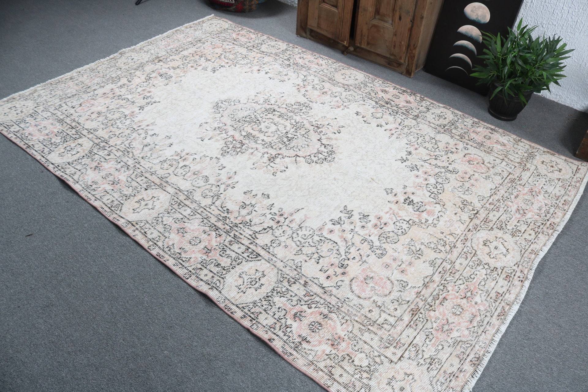 Large Vintage Rugs, Home Decor Rugs, Vintage Rug, 5.5x8.3 ft Large Rugs, Turkish Rugs, Kitchen Rug, Beige Floor Rug, Large Oushak Rug